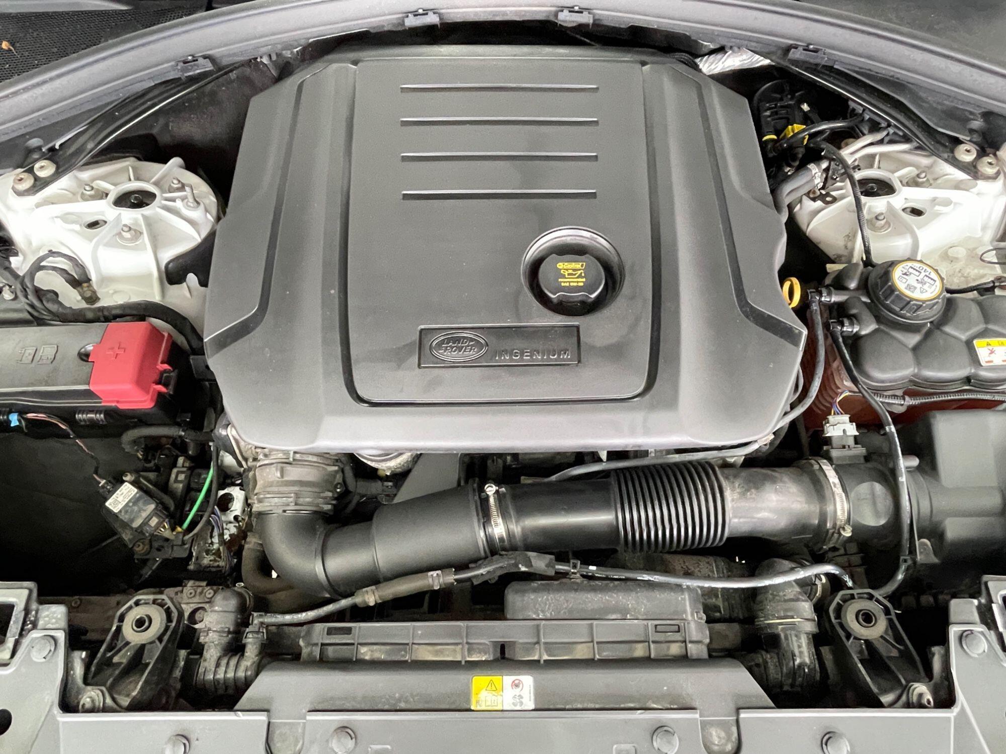 Land Rover Range Rover Velar - Image 19