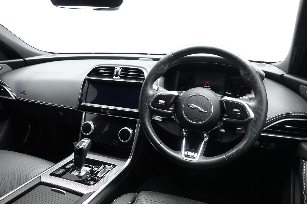 Jaguar XE - Image 15