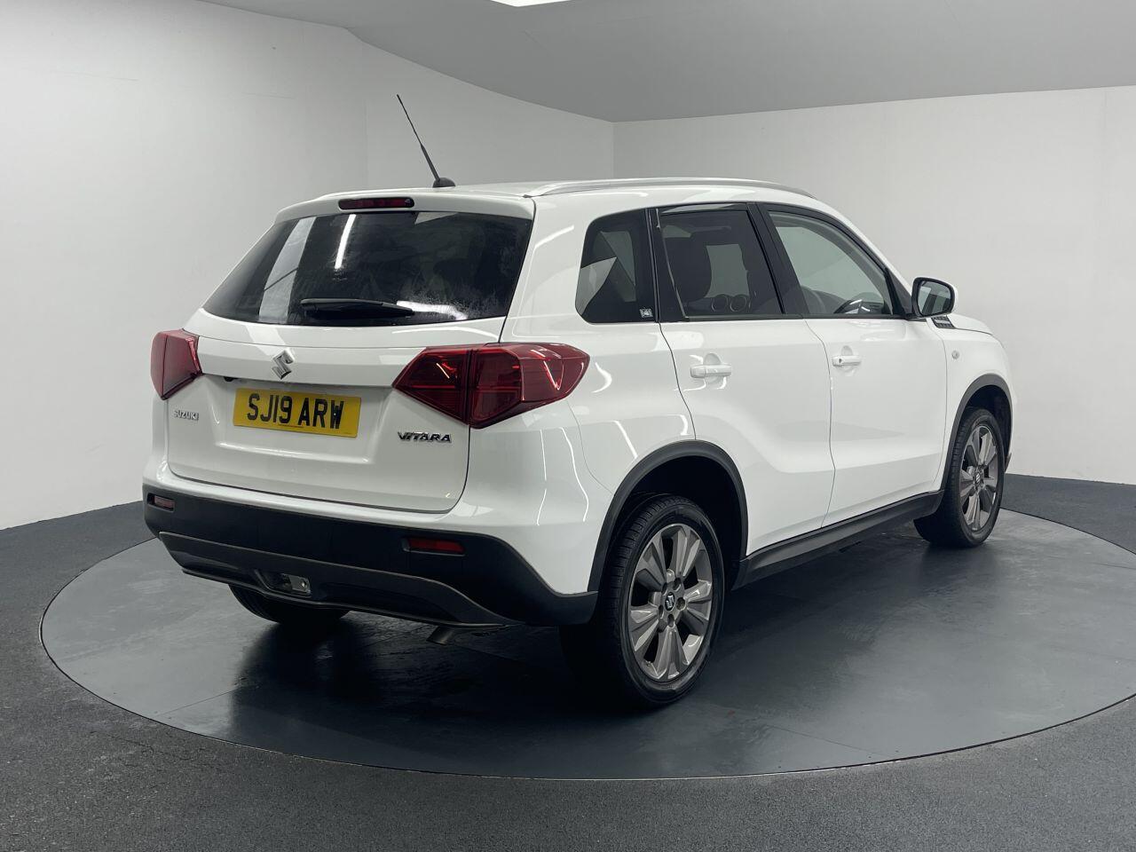 Suzuki Vitara - Image 27