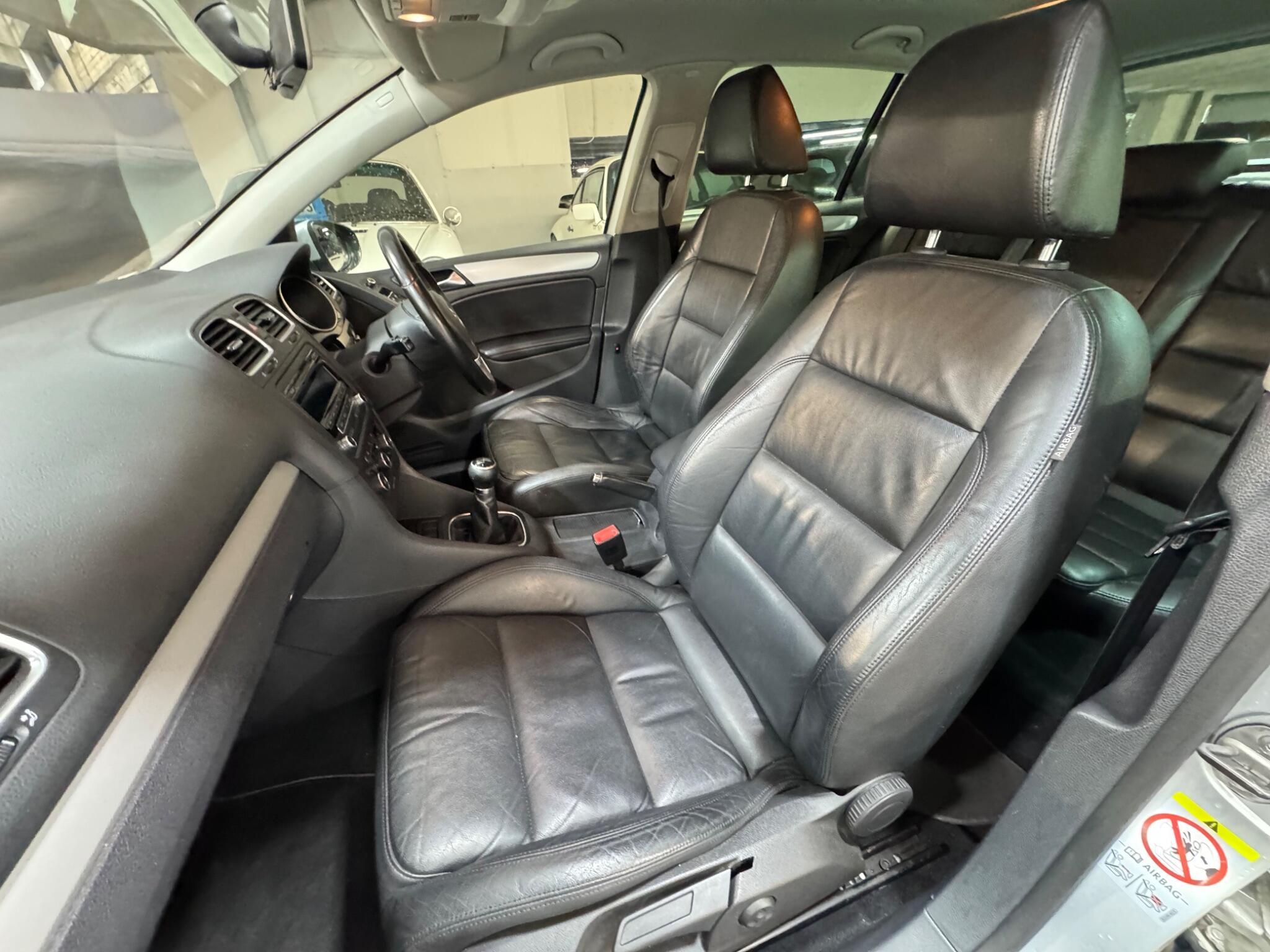 Volkswagen Golf - Image 10