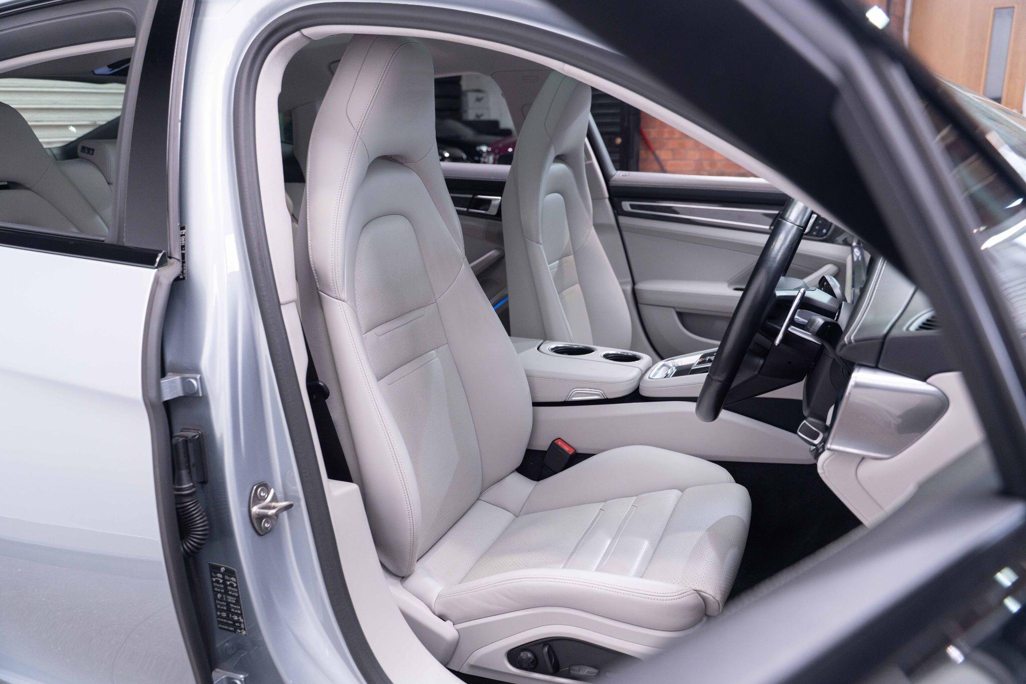 Porsche Panamera - Image 12