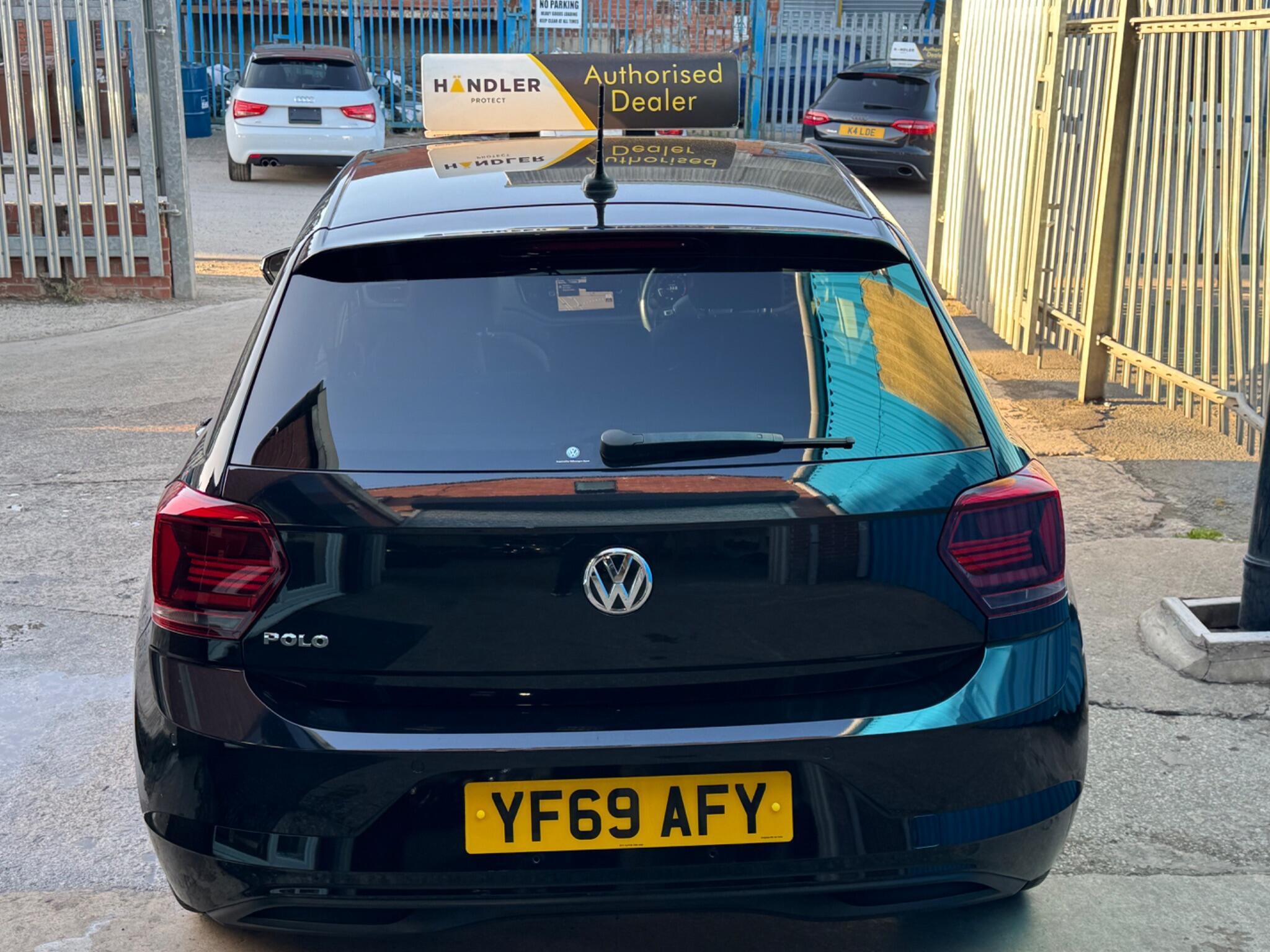 Volkswagen Polo - Image 25