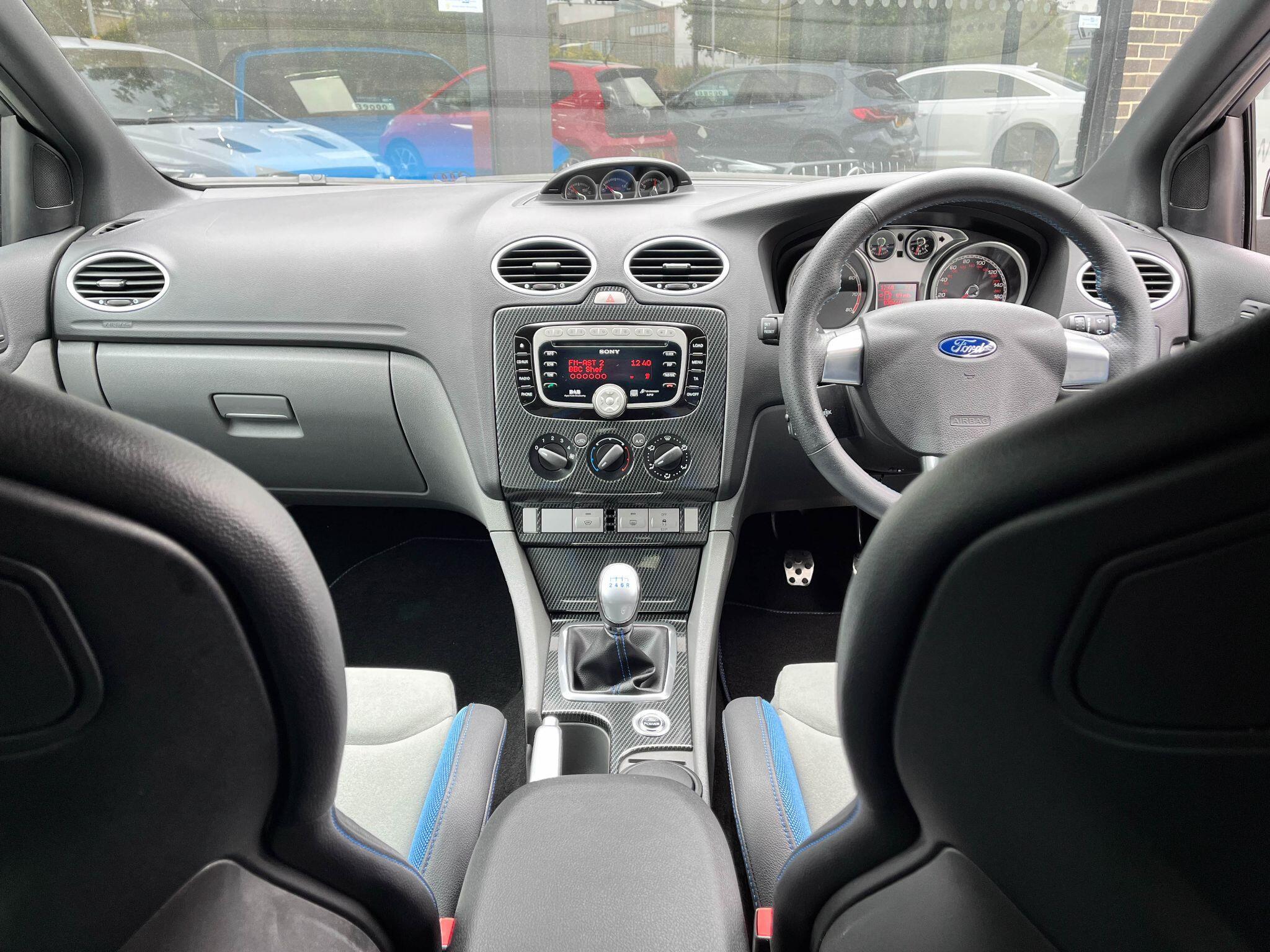Ford Focus - Image 9