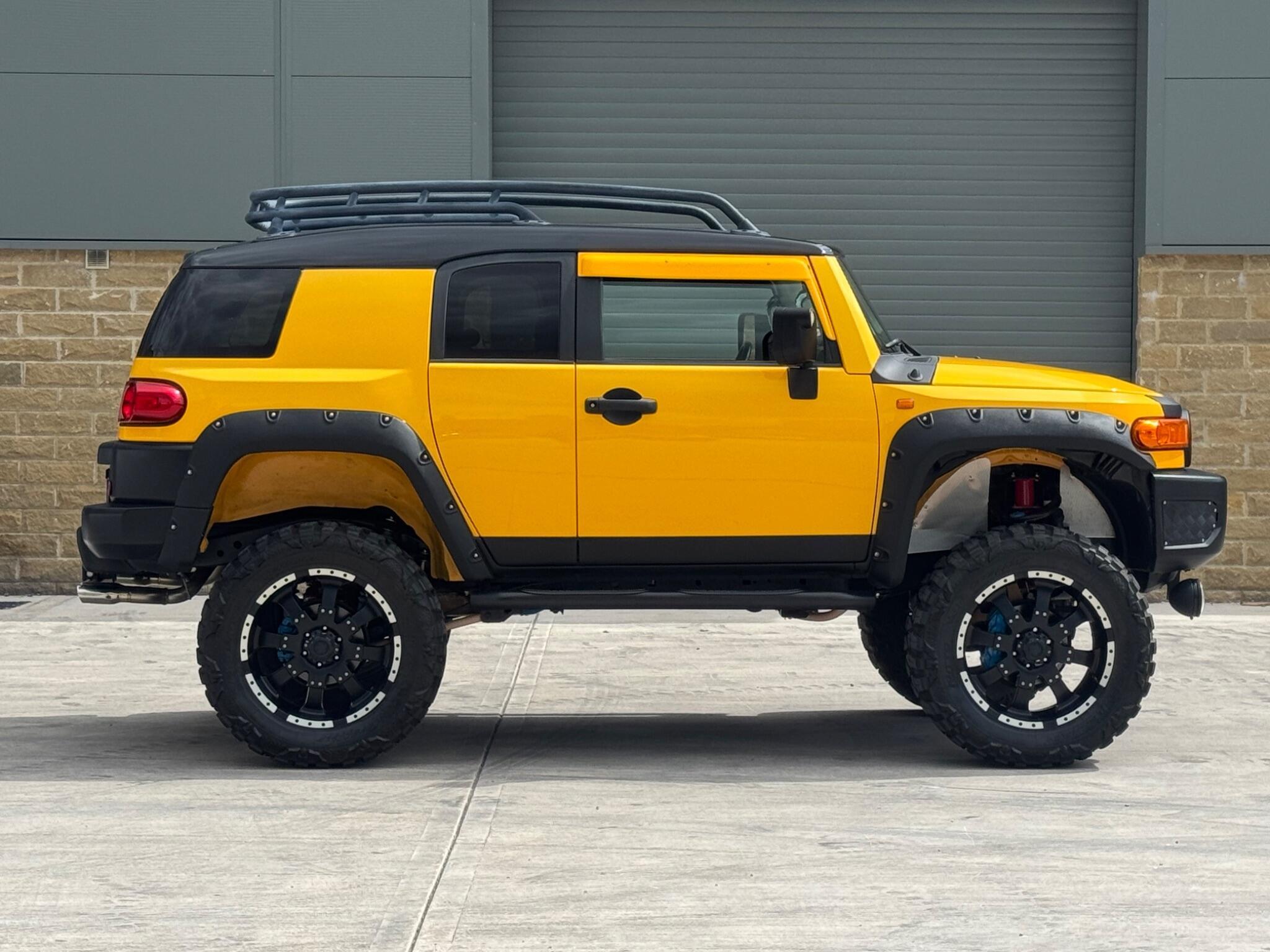 Toyota FJ CRUISER - Image 5