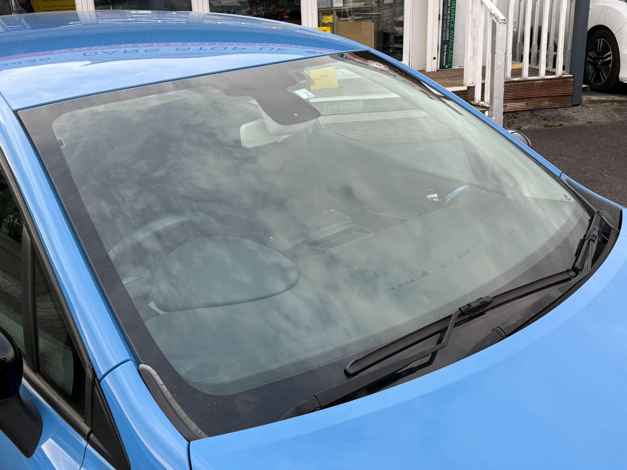 Renault Clio - Image 14