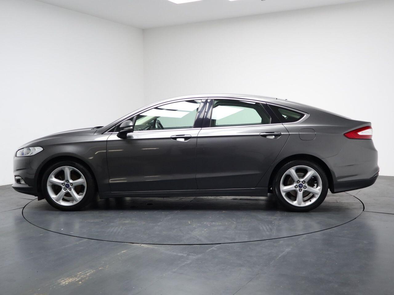 Ford Mondeo - Image 8