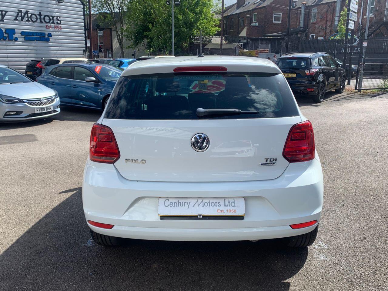 Volkswagen Polo - Image 8