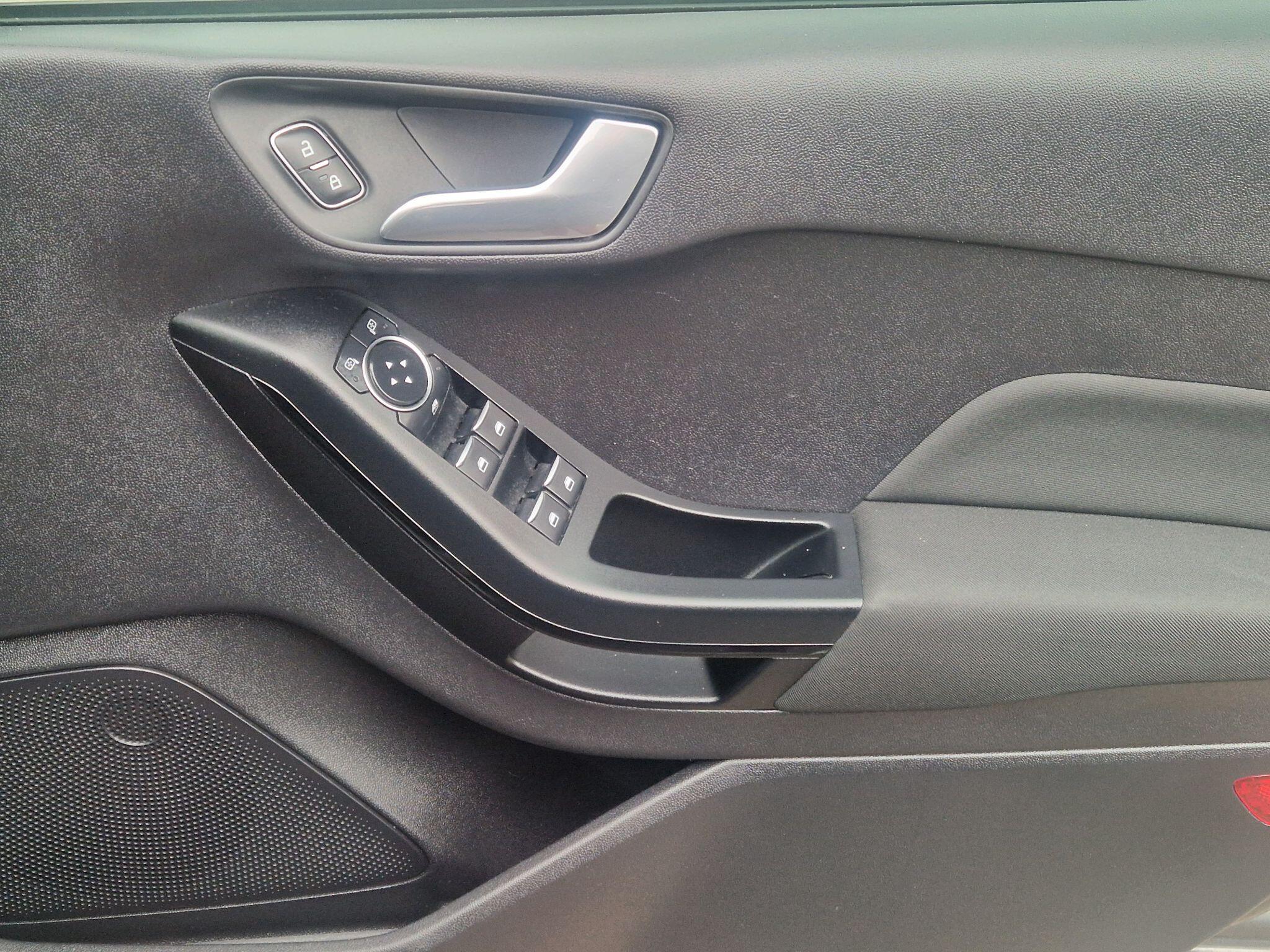 Ford Fiesta - Image 32