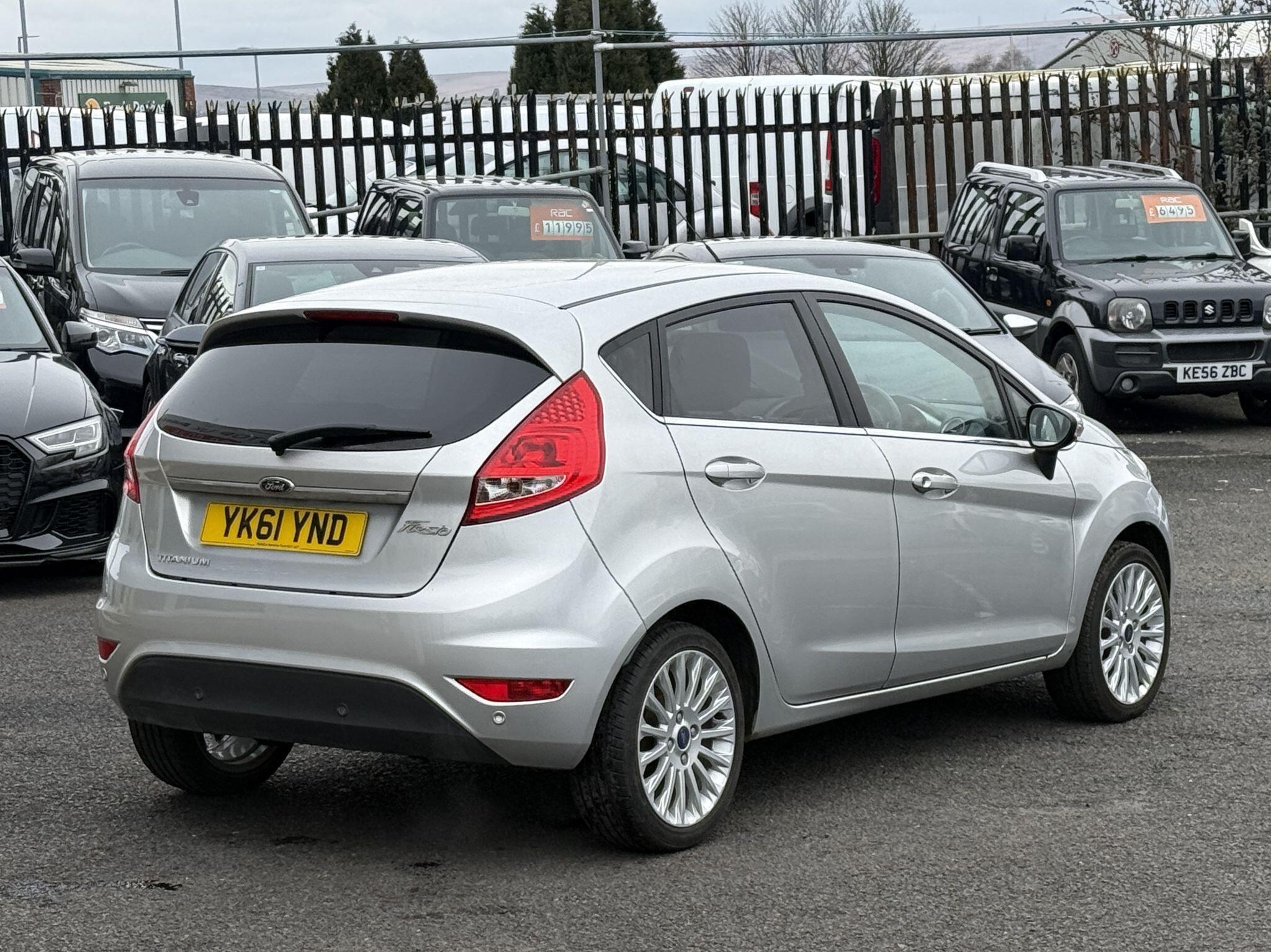 Ford Fiesta - Image 25
