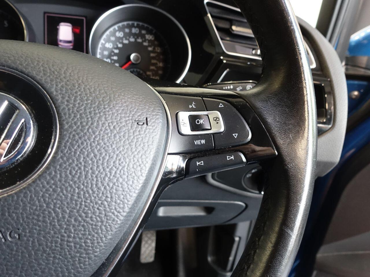 Volkswagen Touran - Image 18