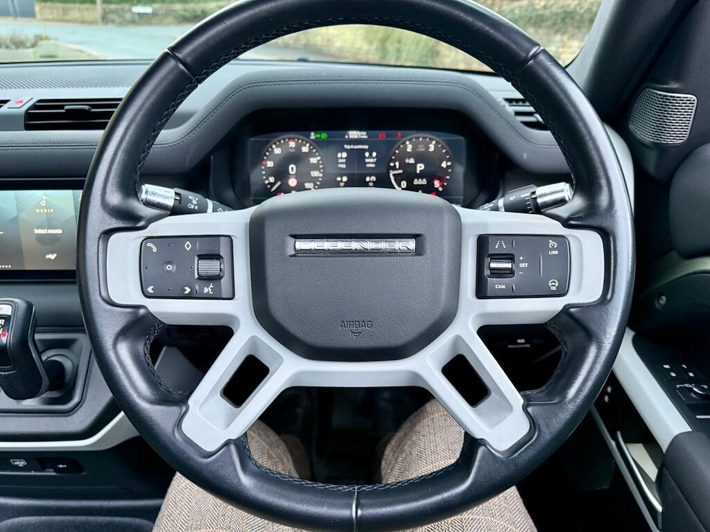 Land Rover Defender 90 - Image 26