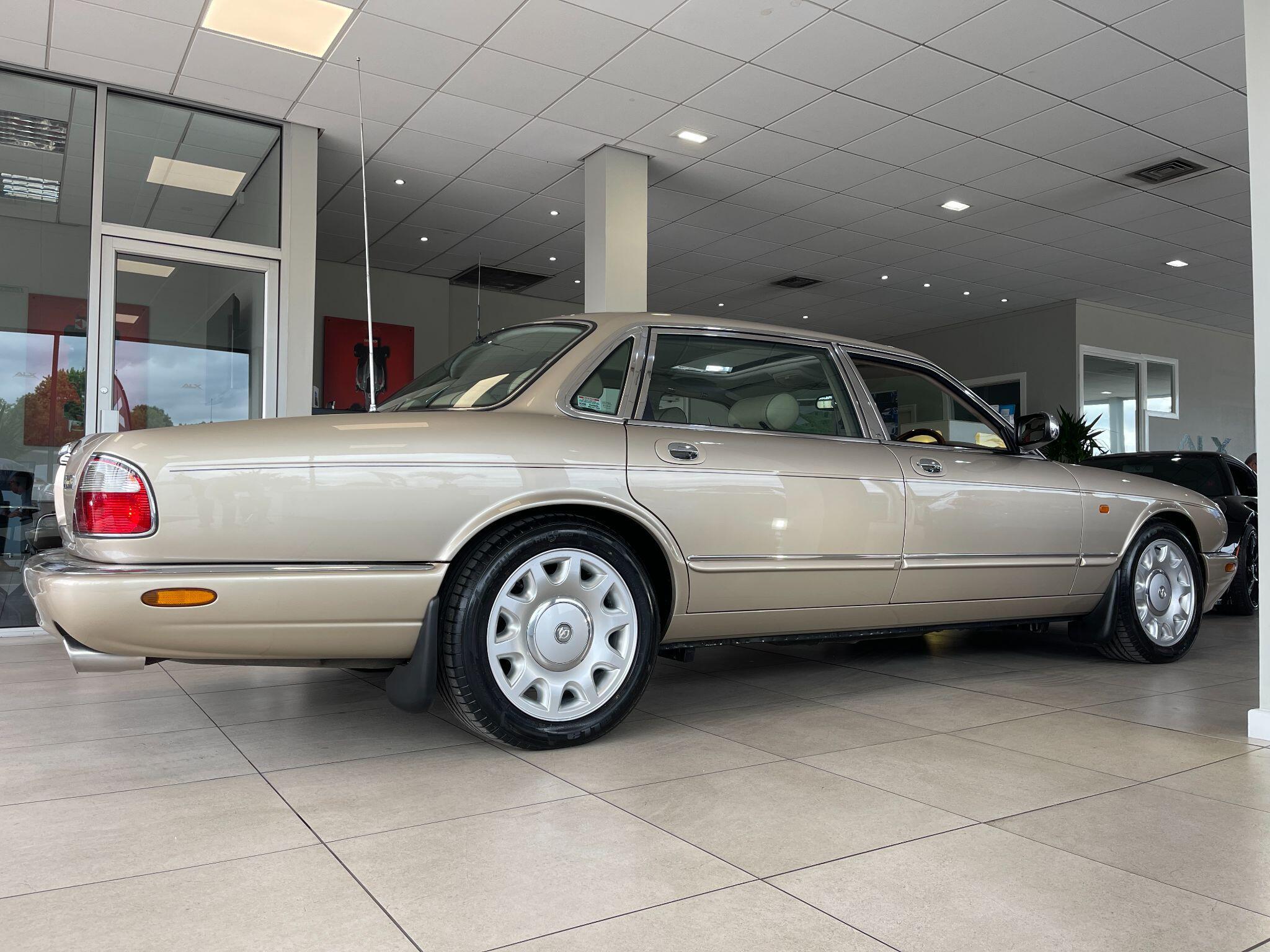 Daimler Super V8 - Image 15