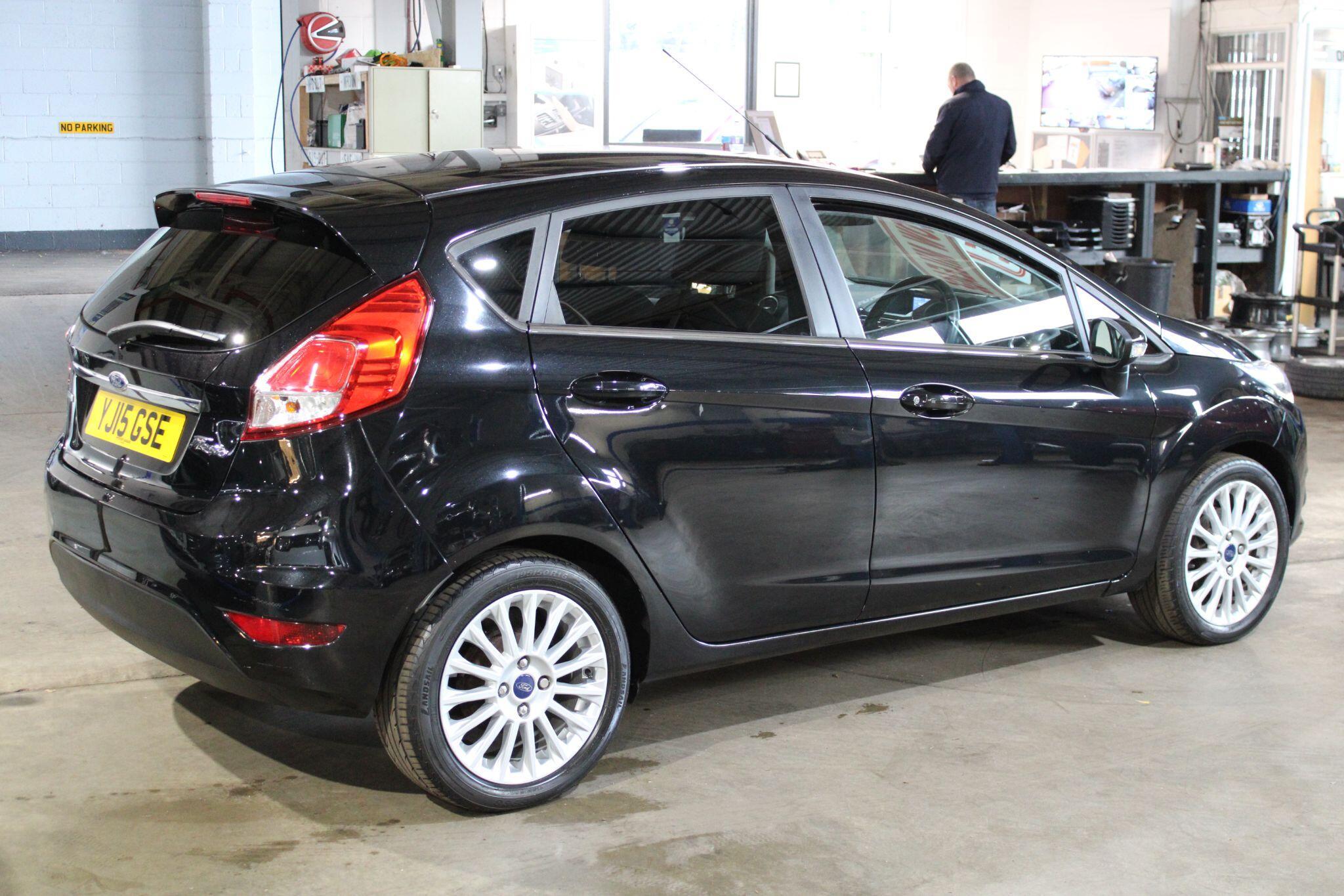 Ford Fiesta - Image 5