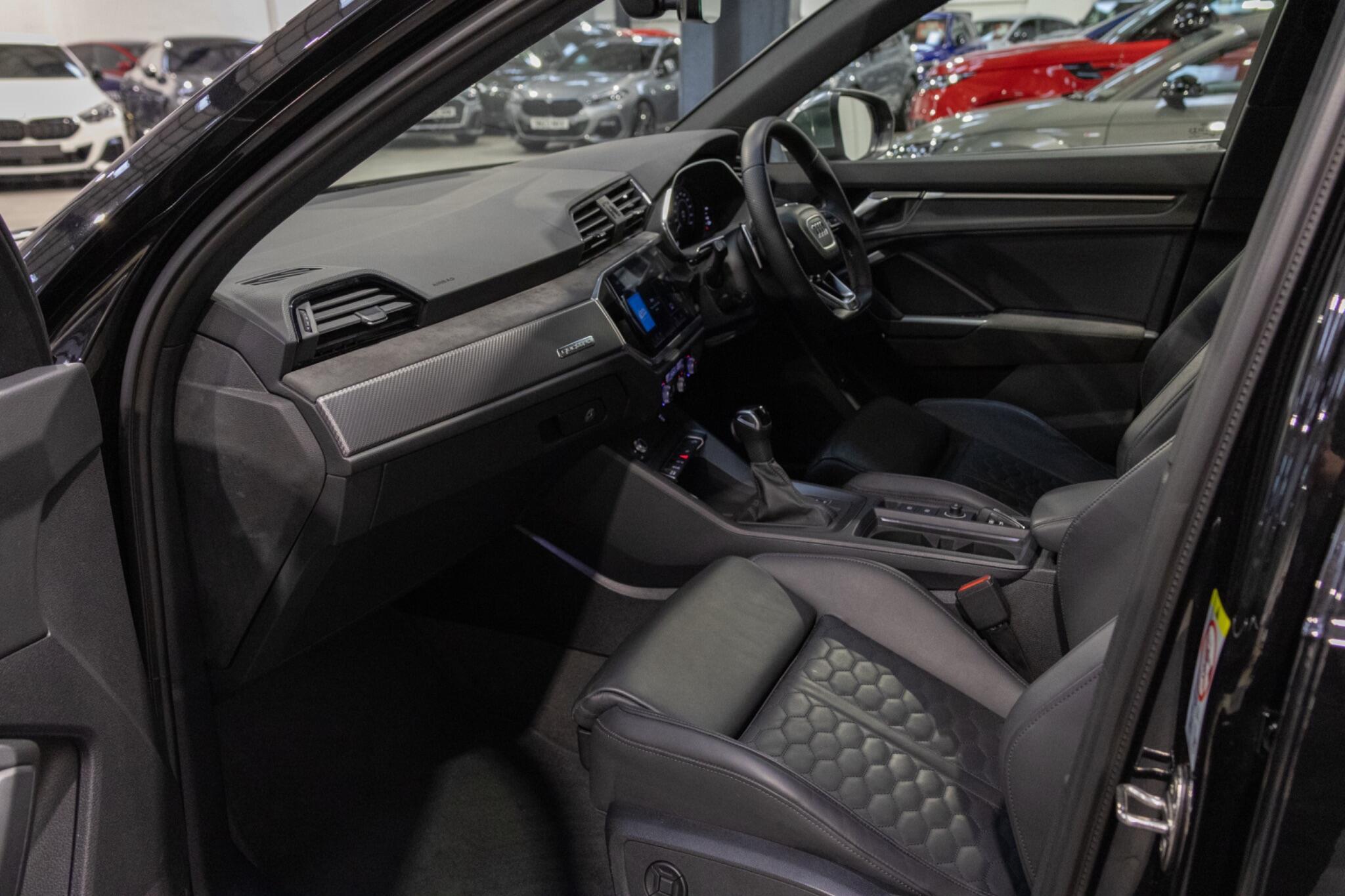 Audi RS Q3 - Image 13