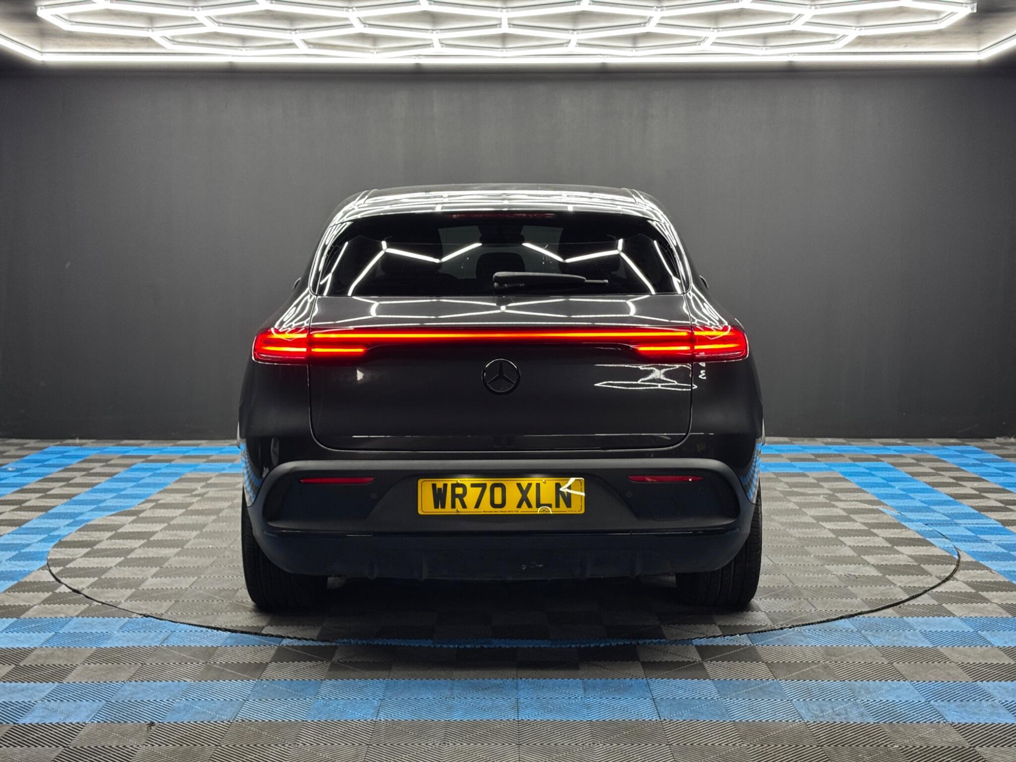 Mercedes Eqc - Image 6