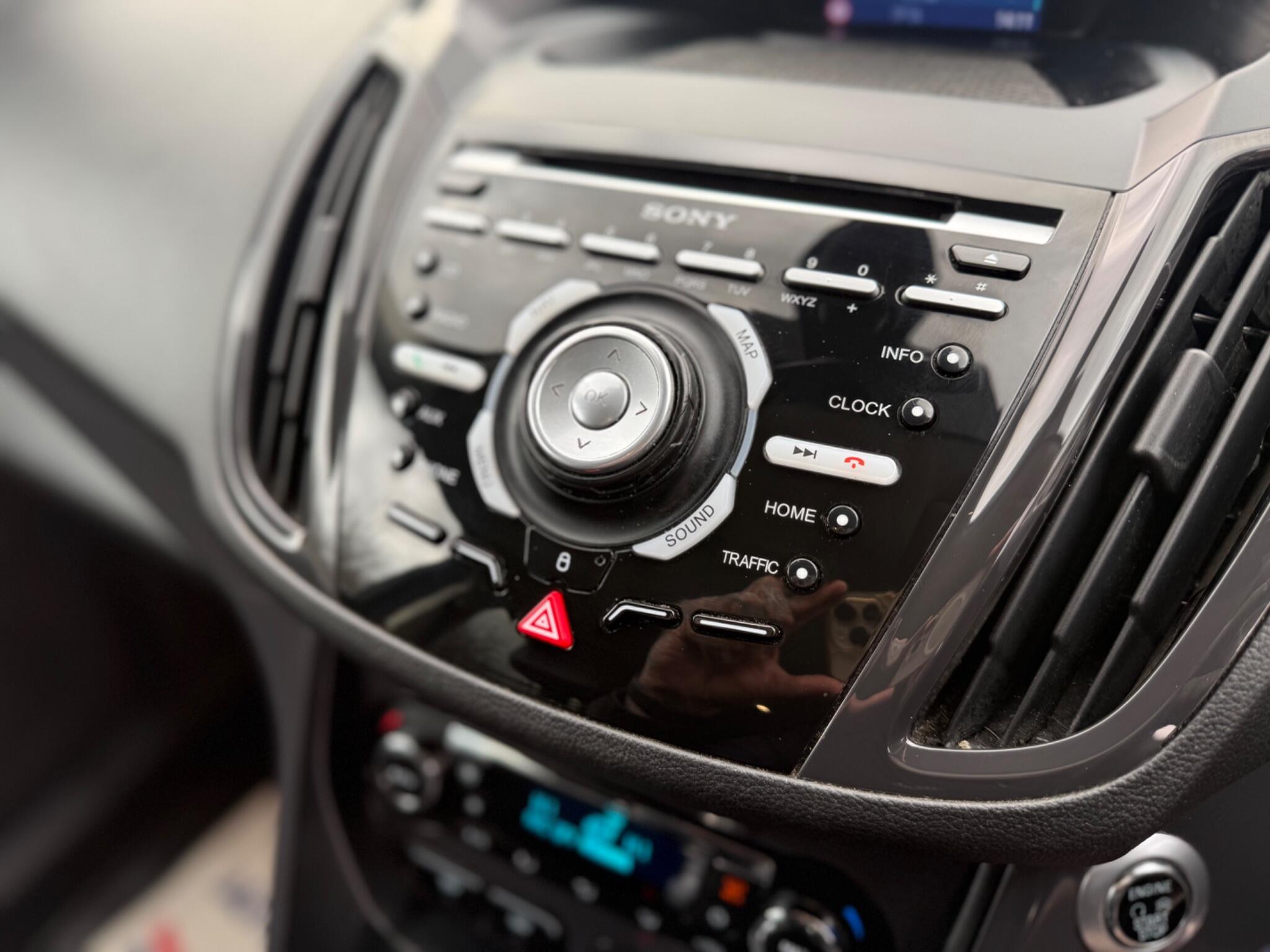 Ford Kuga - Image 47