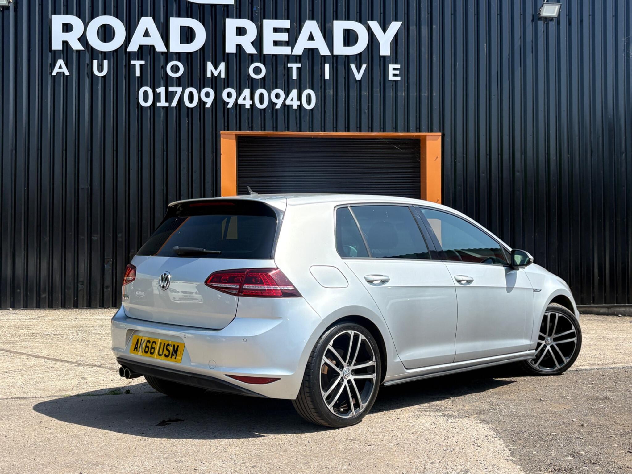 Volkswagen Golf - Image 4