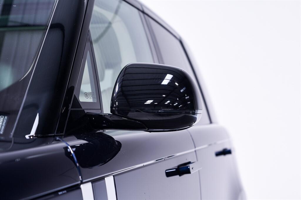 Land Rover Range Rover - Image 11