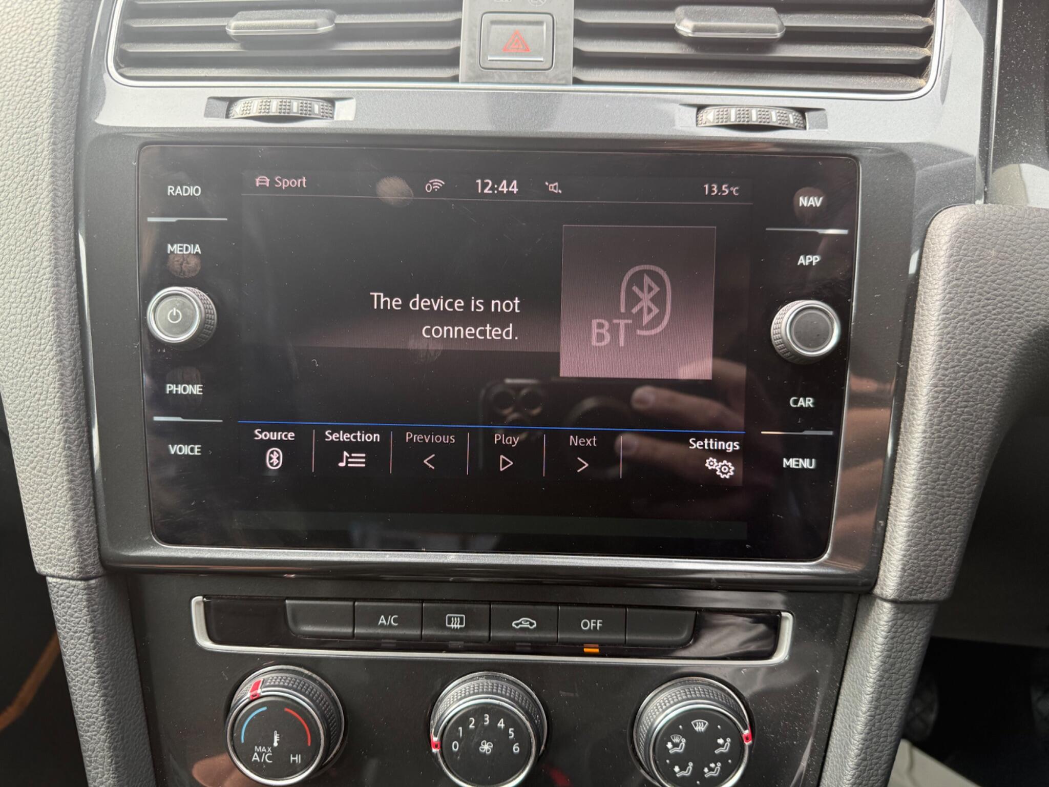 Volkswagen Golf - Image 16