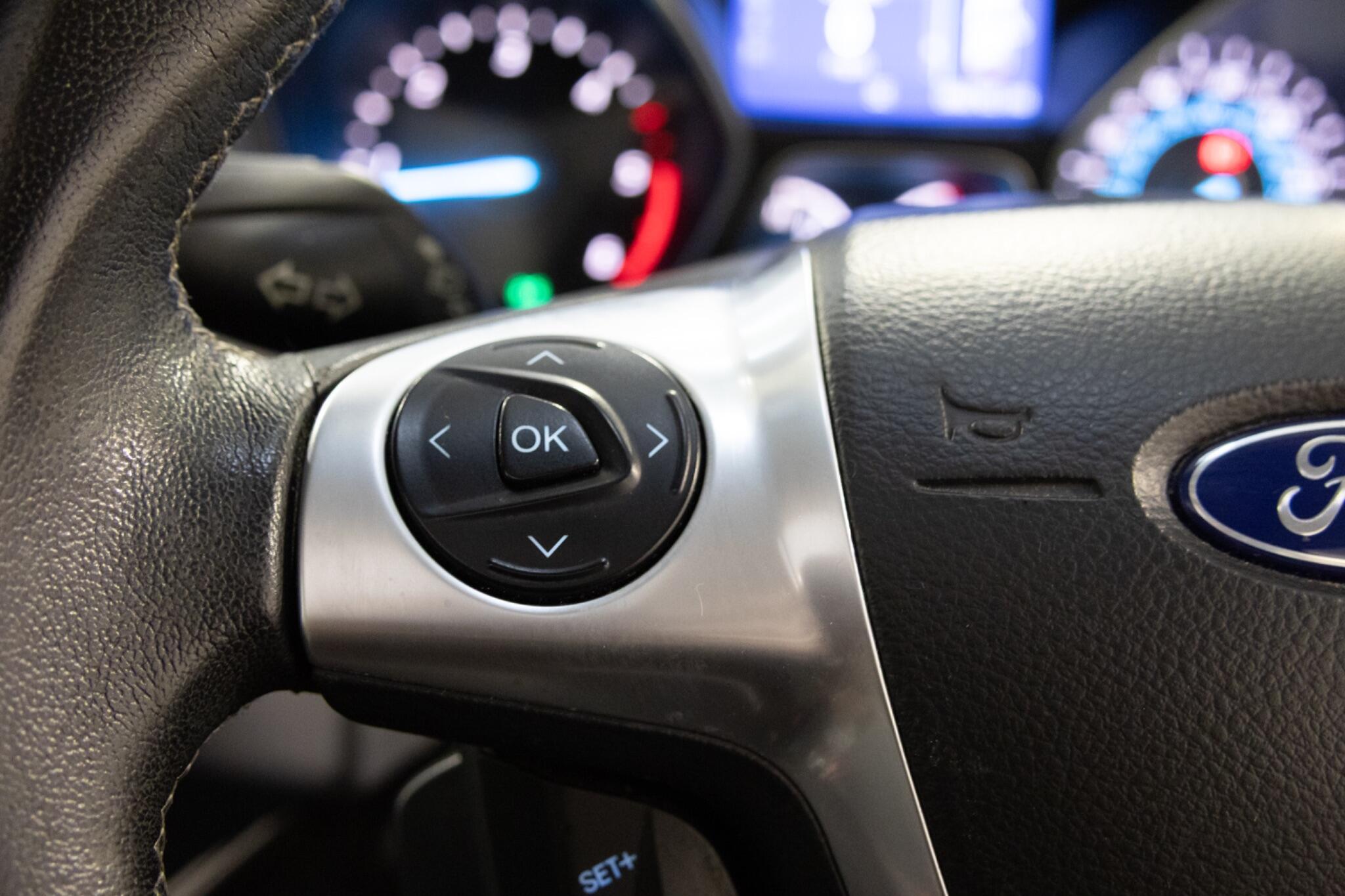 Ford Kuga - Image 28