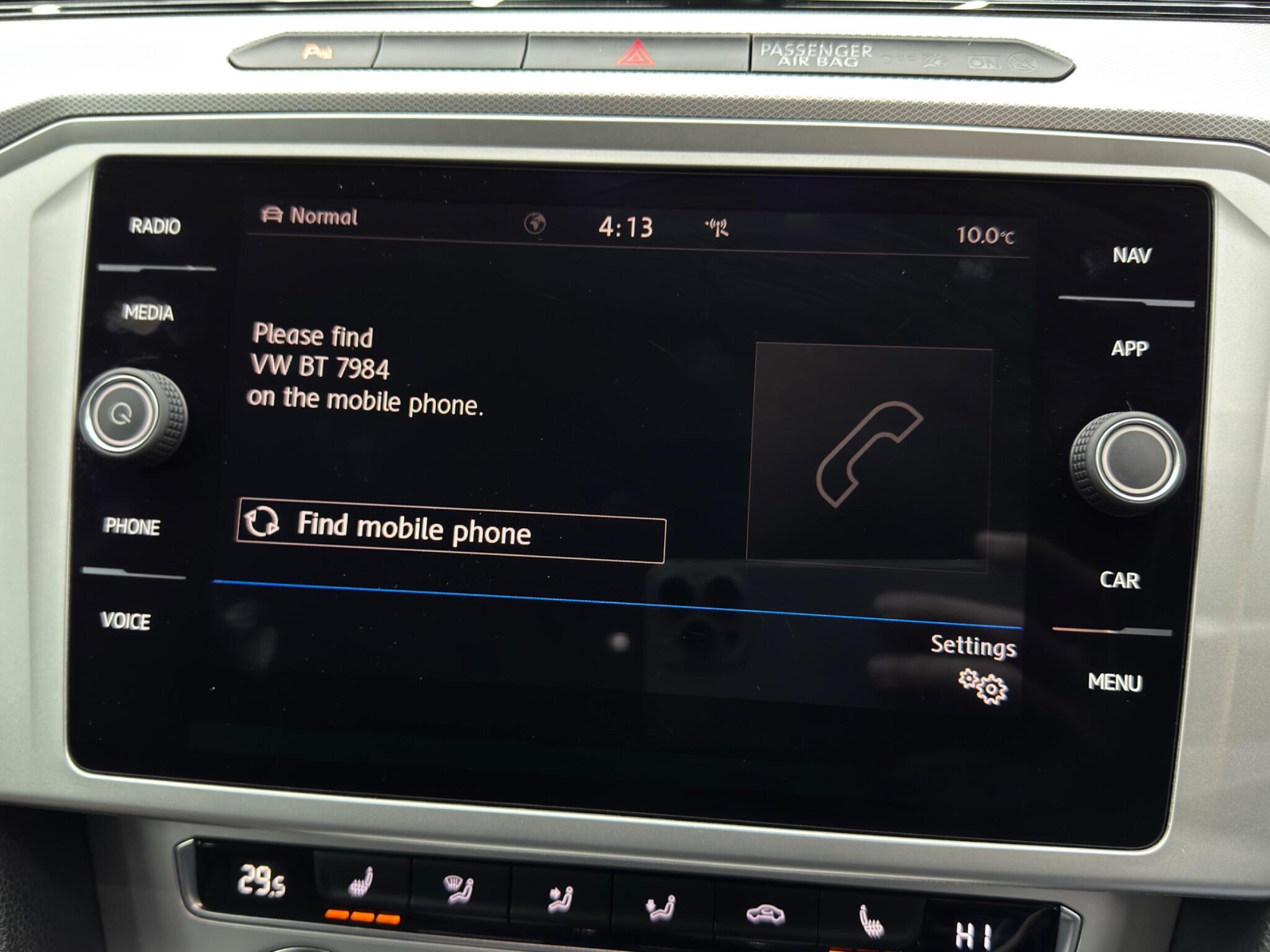 Volkswagen Passat - Image 33