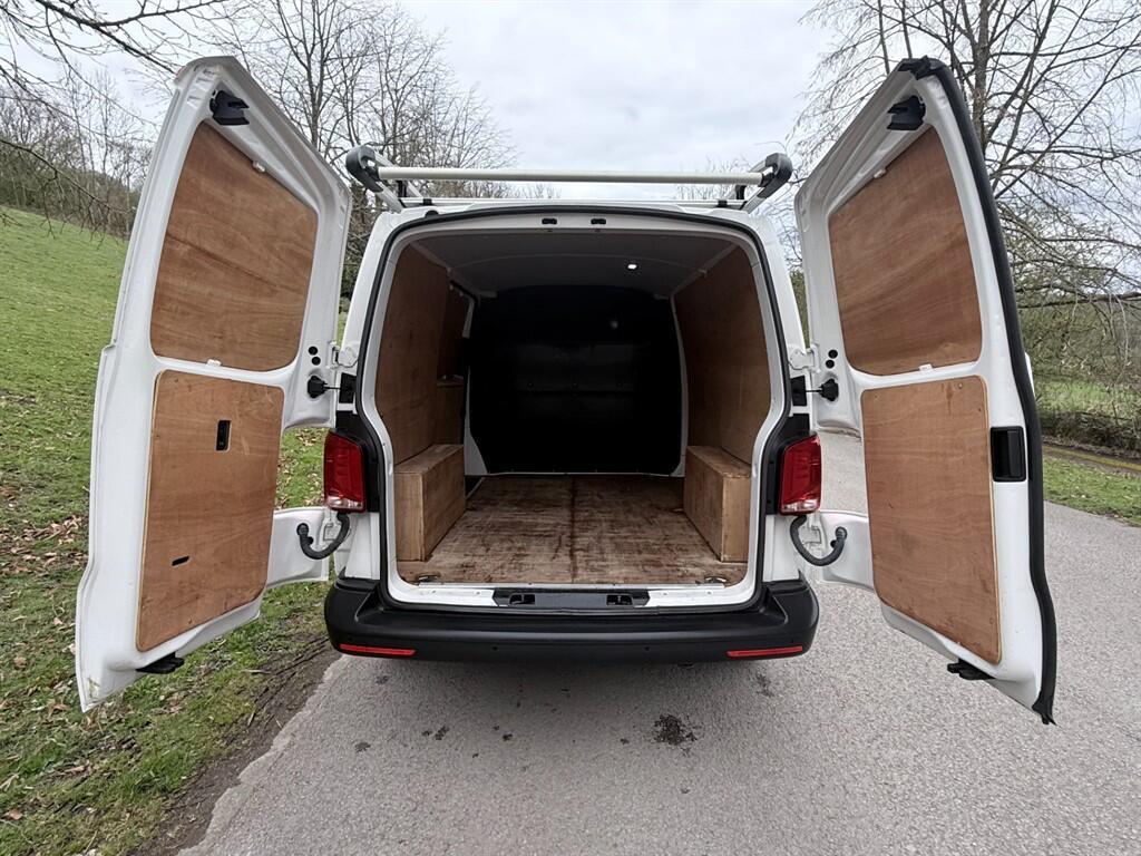 Volkswagen Transporter - Image 8