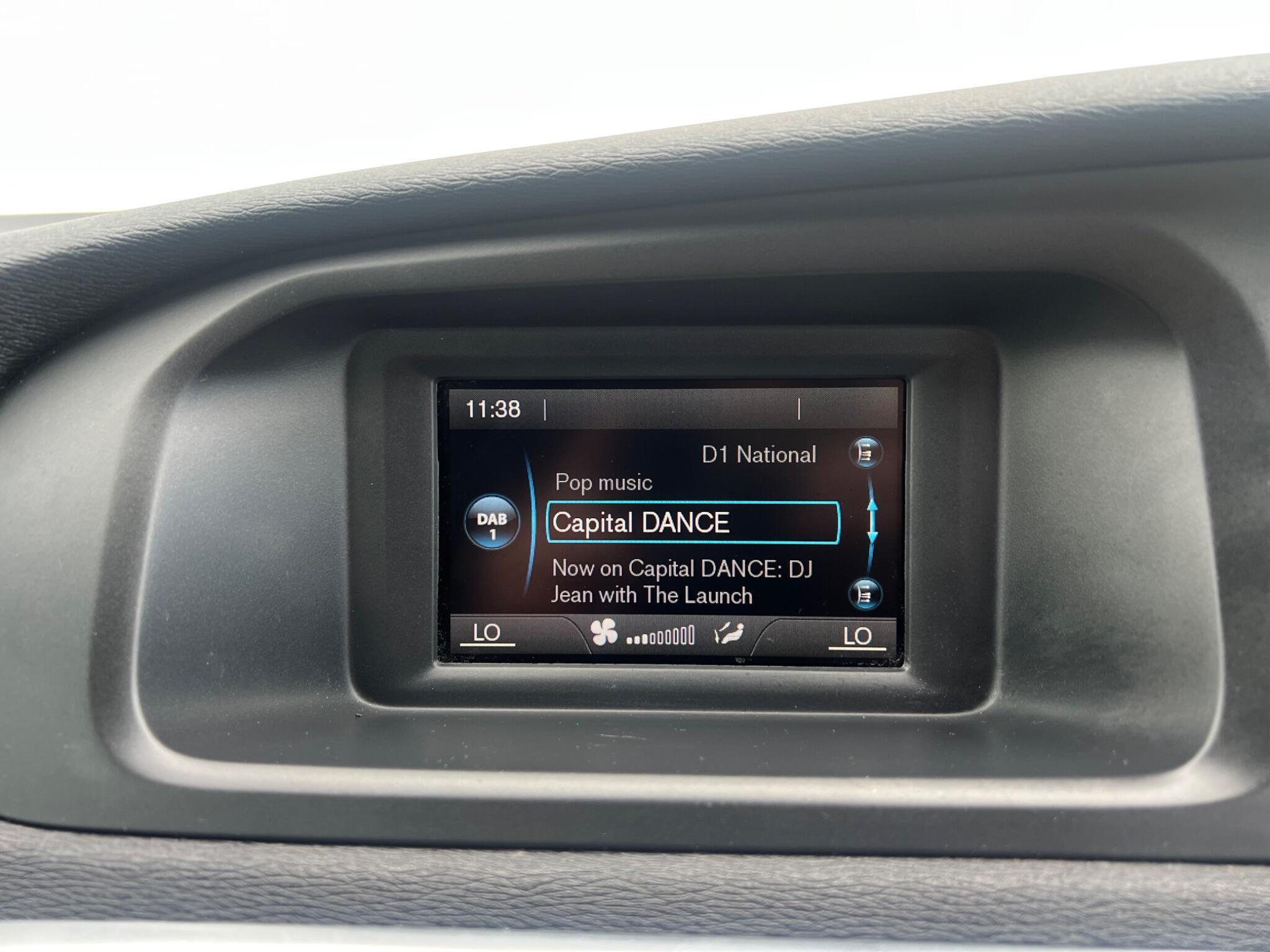 Volvo V40 - Image 15