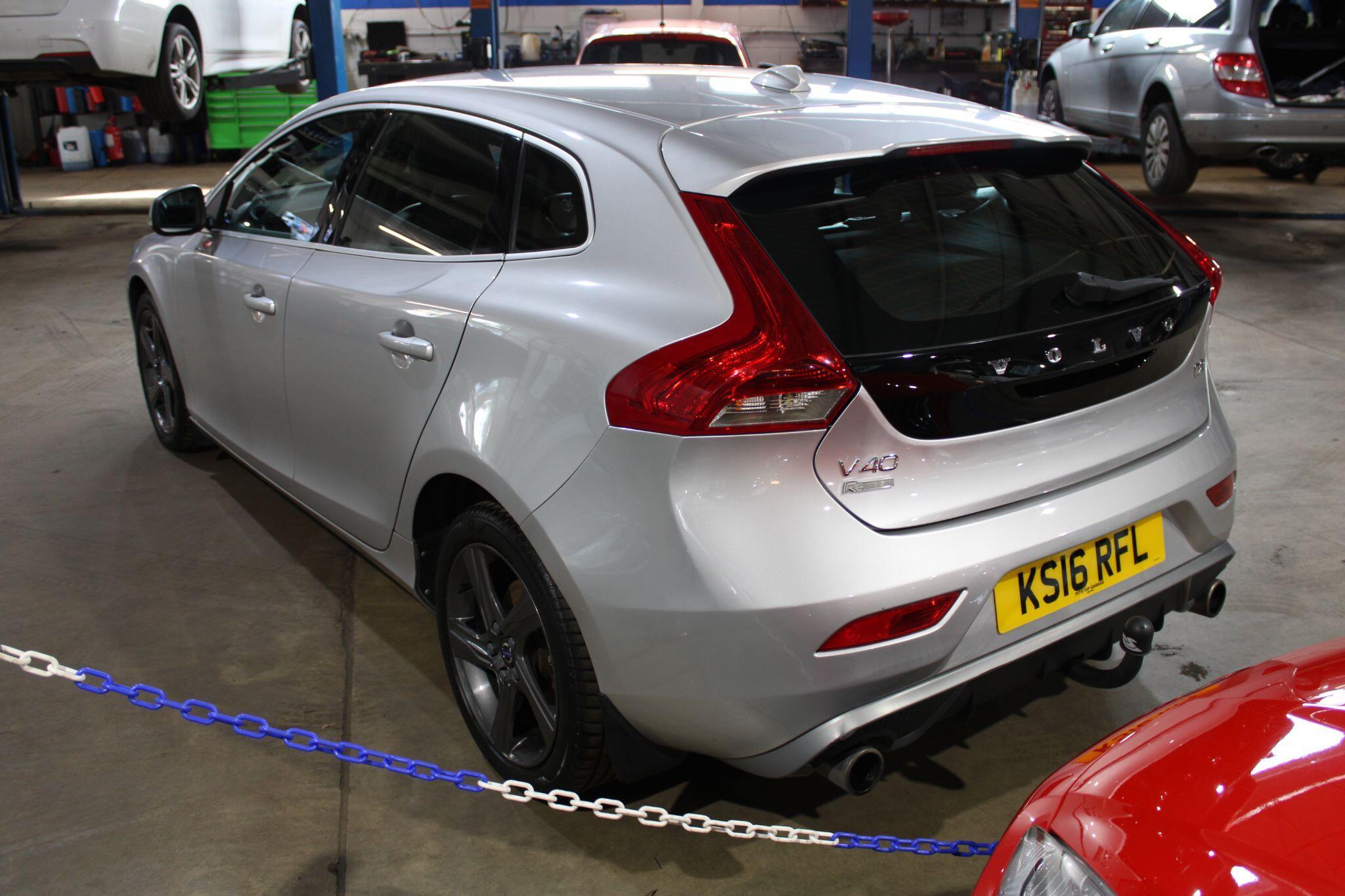 Volvo V40 - Image 22