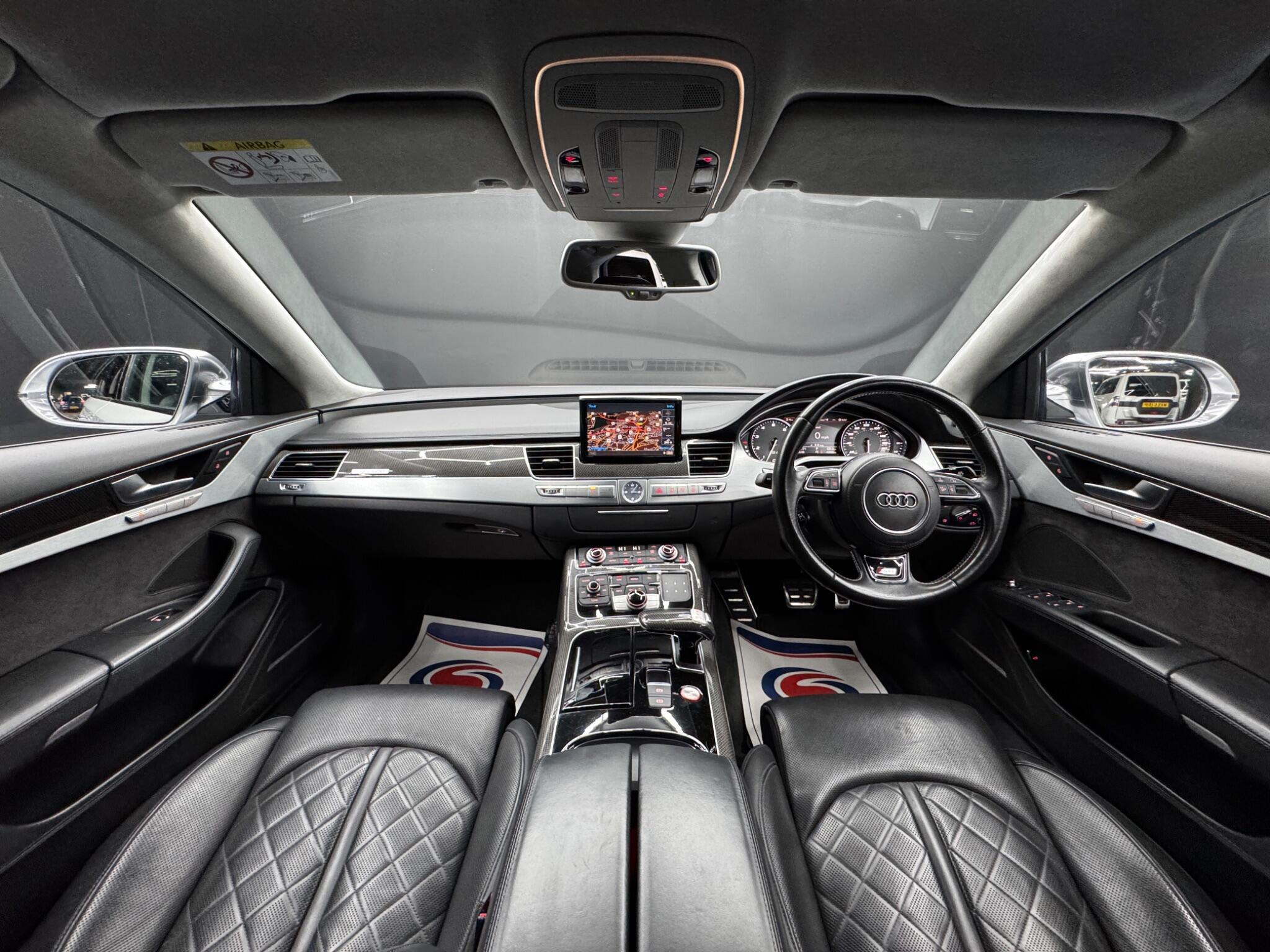 Audi S8 - Image 17