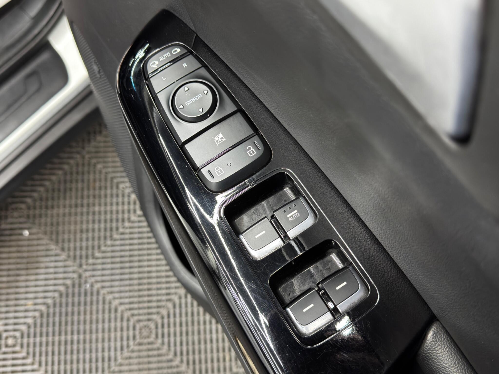 Kia Sportage - Image 36