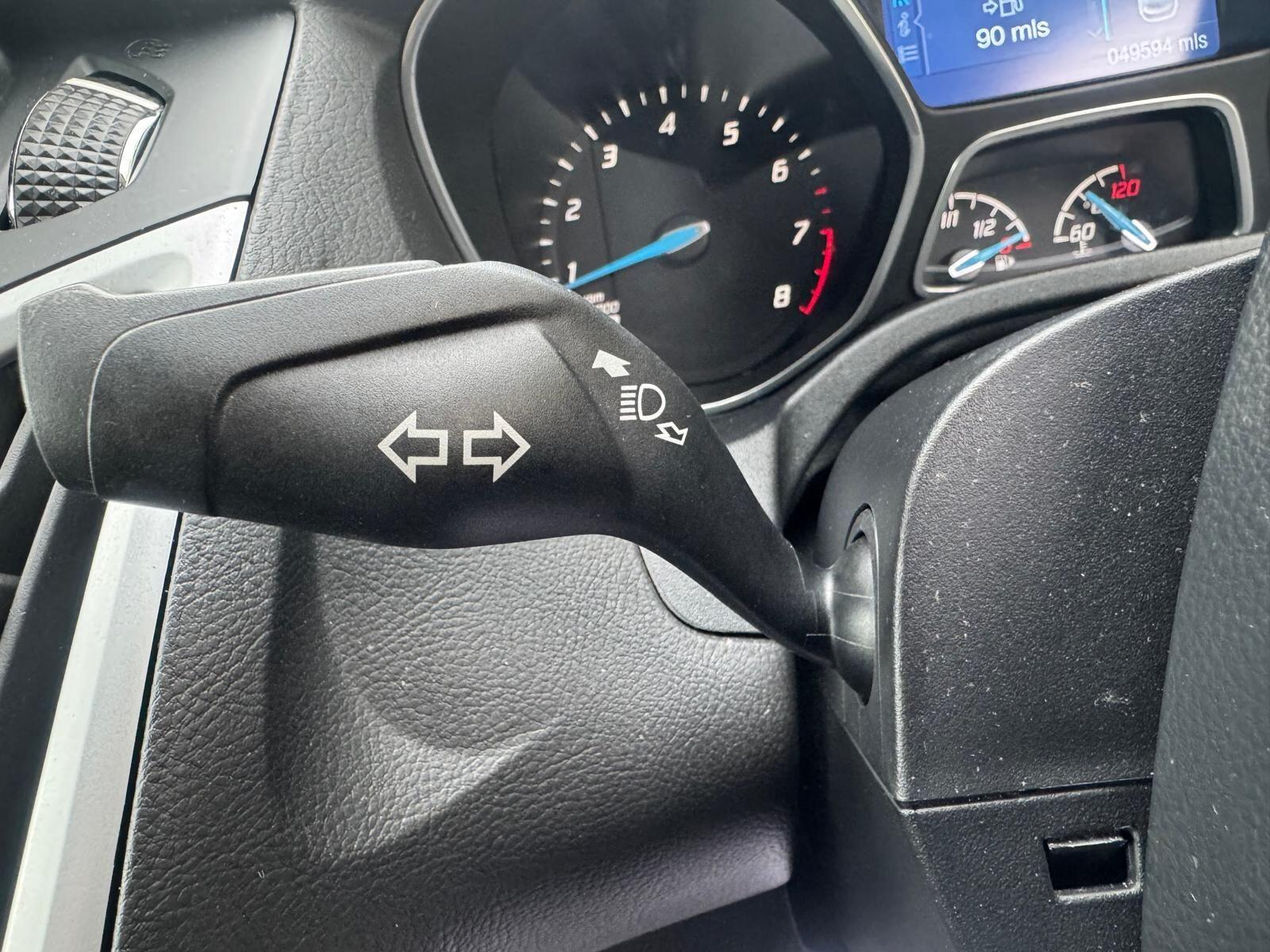 Ford Focus - Image 29