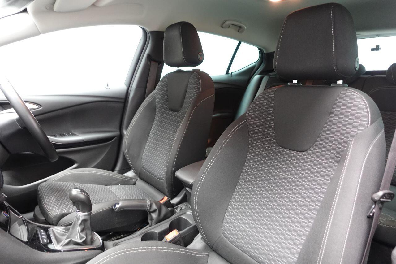 Vauxhall Astra - Image 17