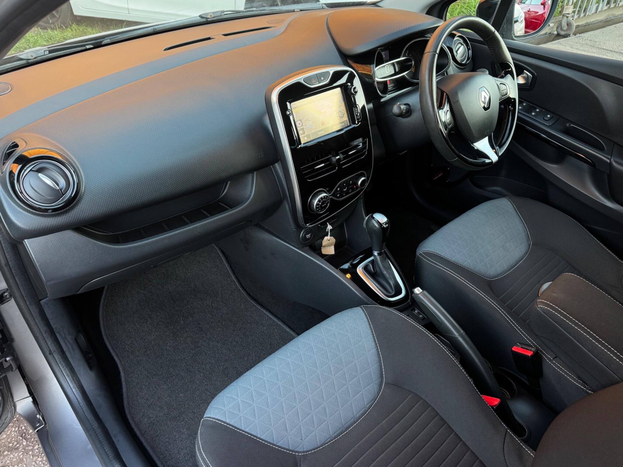 Renault Clio - Image 20