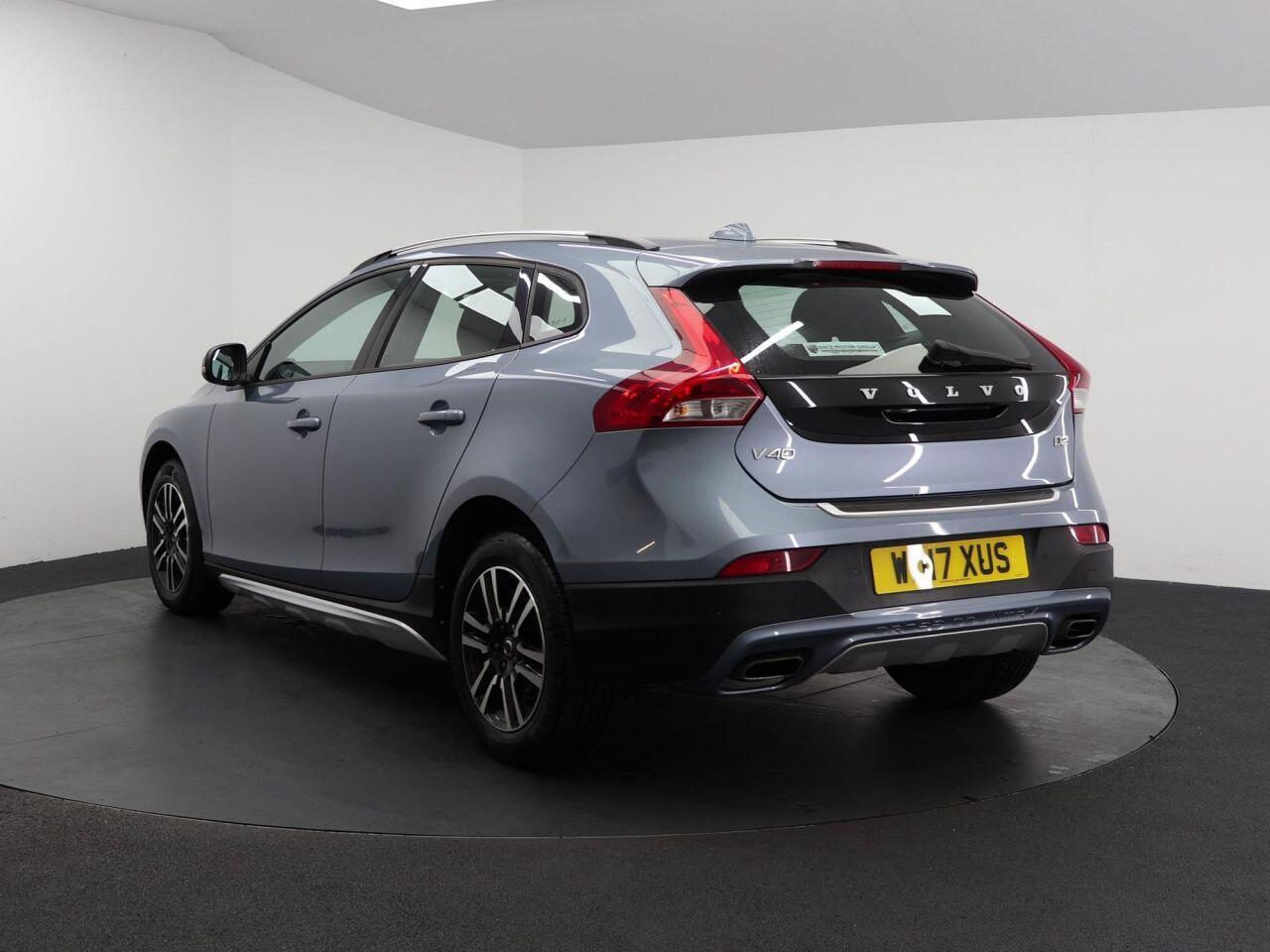 Volvo V40 CROSS COUNTRY - Image 9