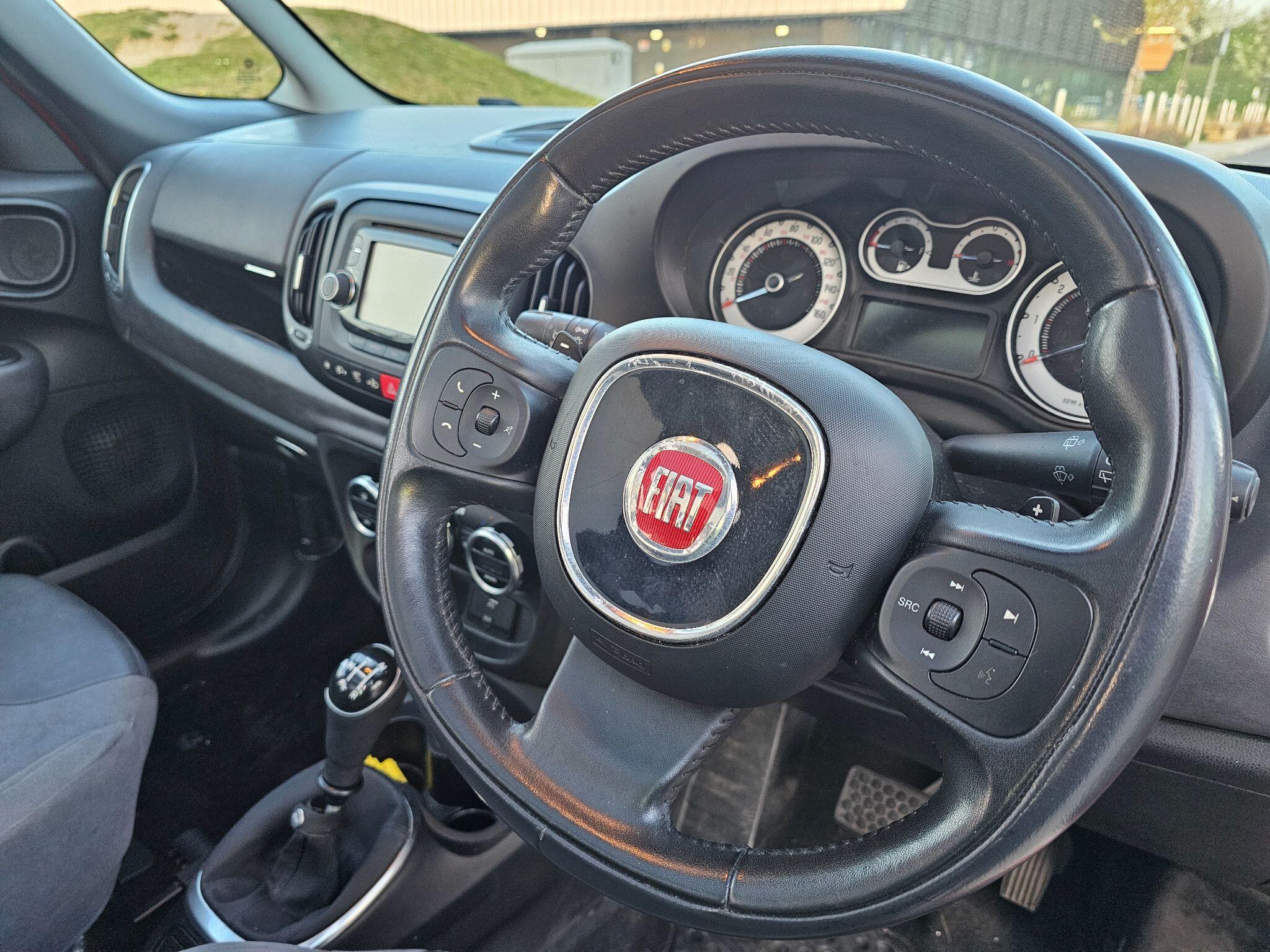 Fiat 500L - Image 25