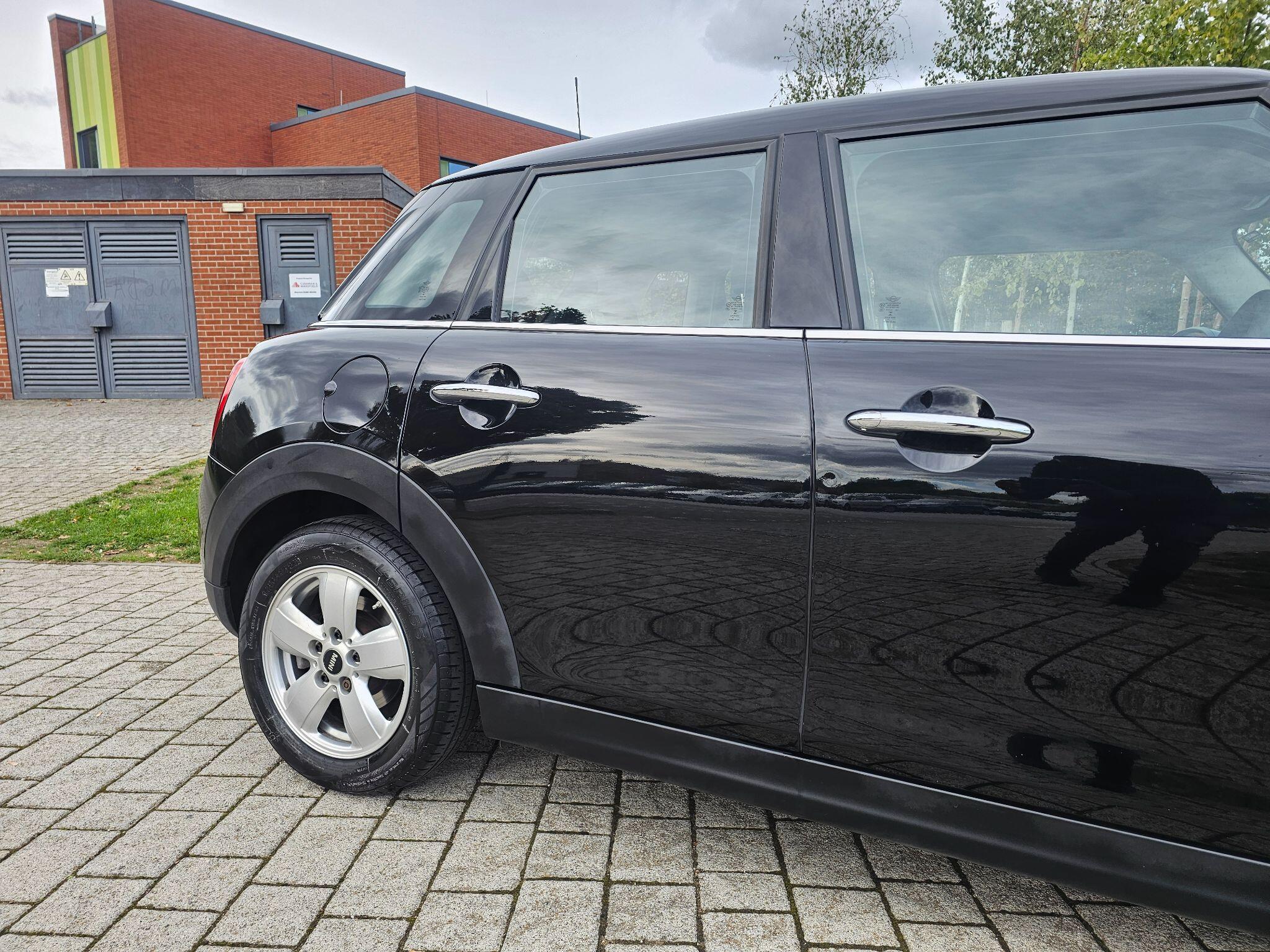 MINI Hatch - Image 3