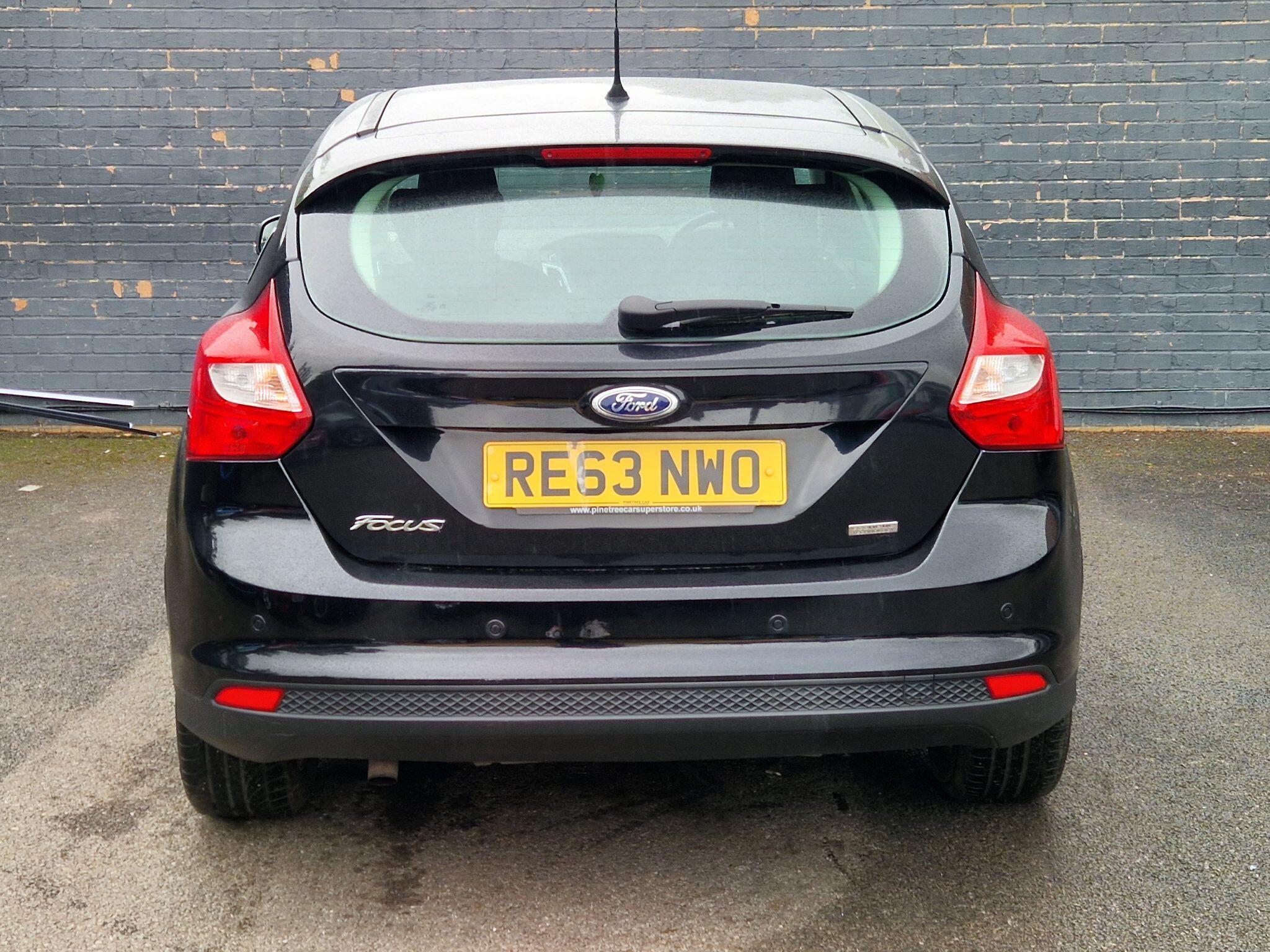 Ford Focus - Image 9