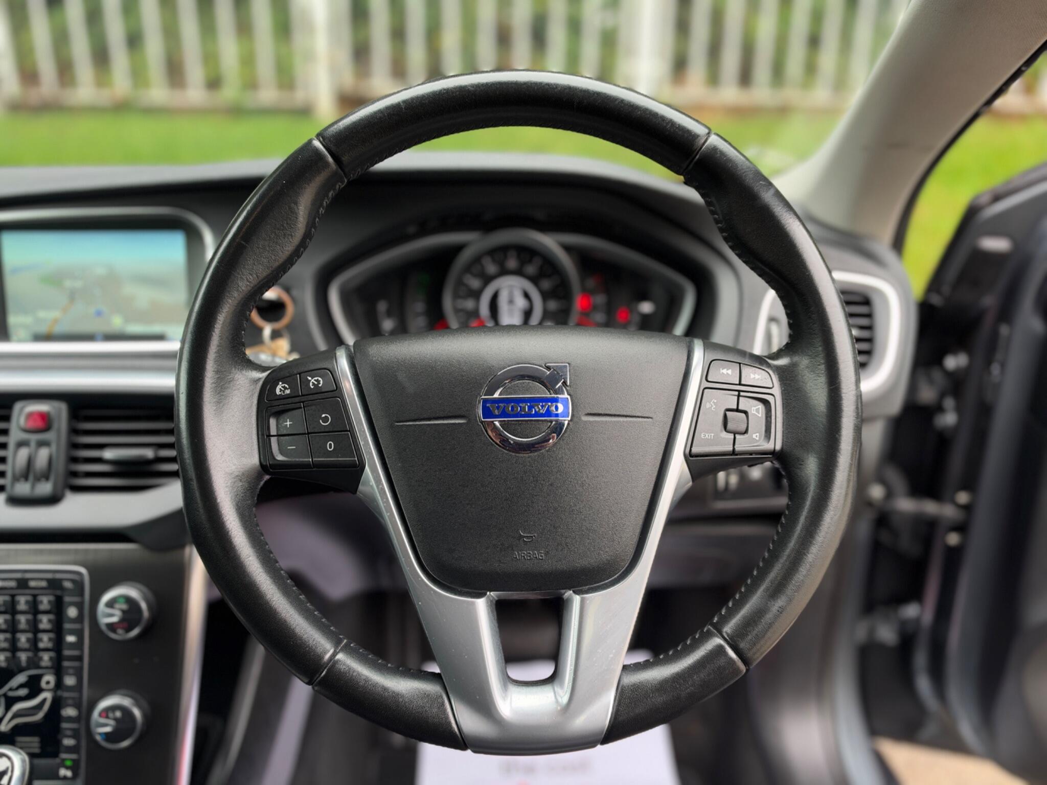 Volvo V40 - Image 16