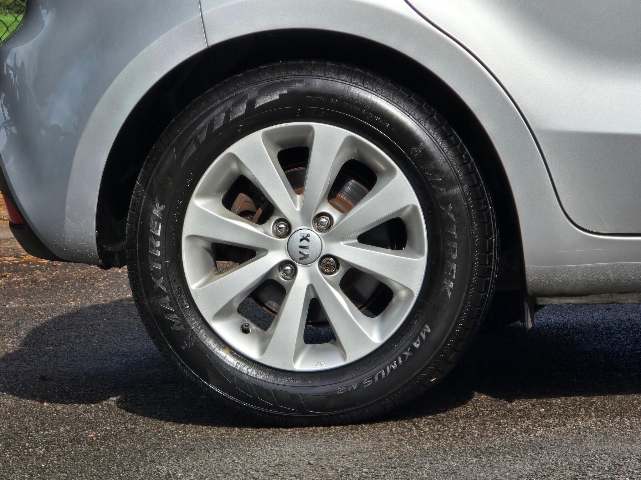 Kia Rio - Image 11