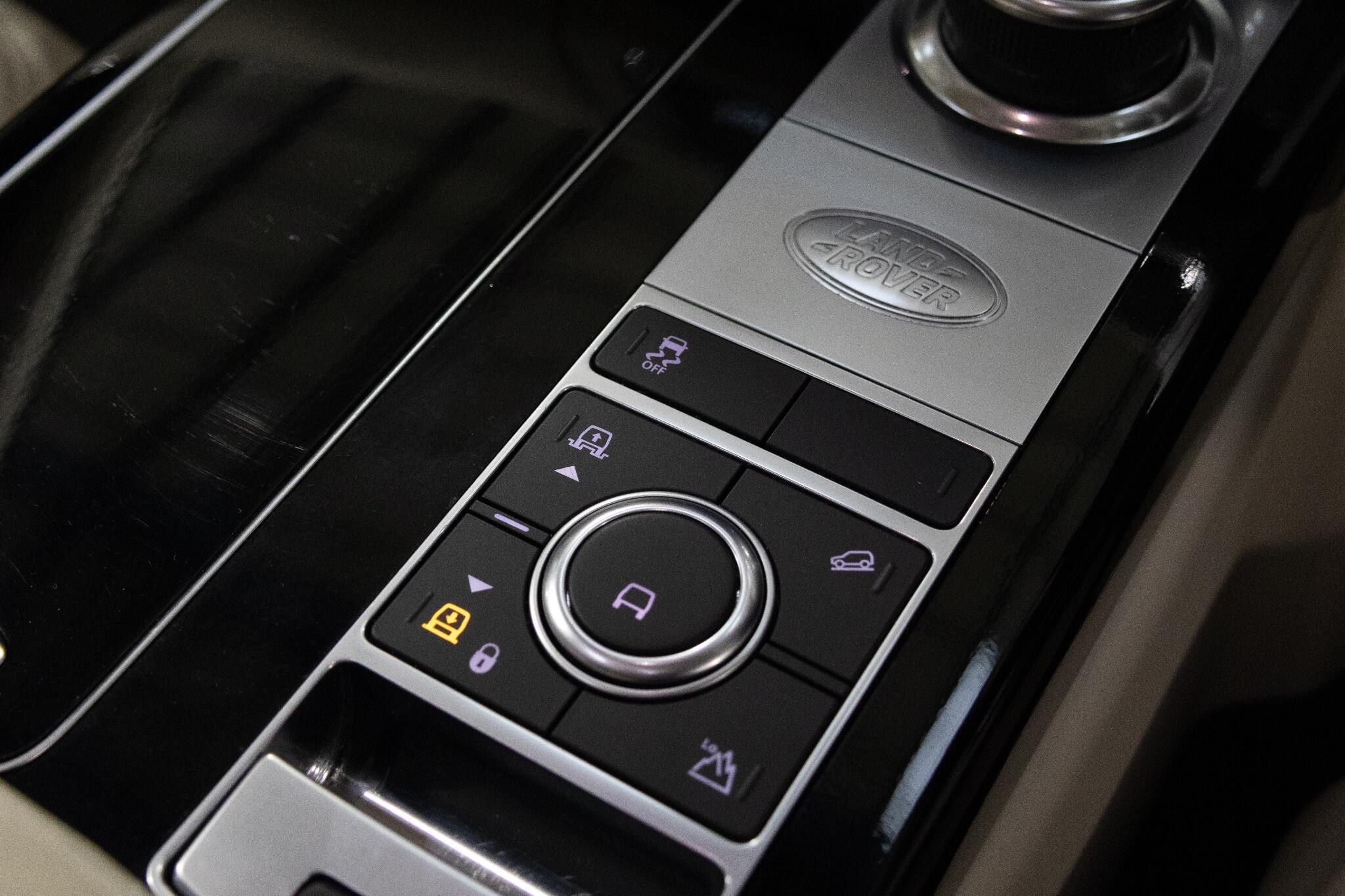 Land Rover Range Rover - Image 31