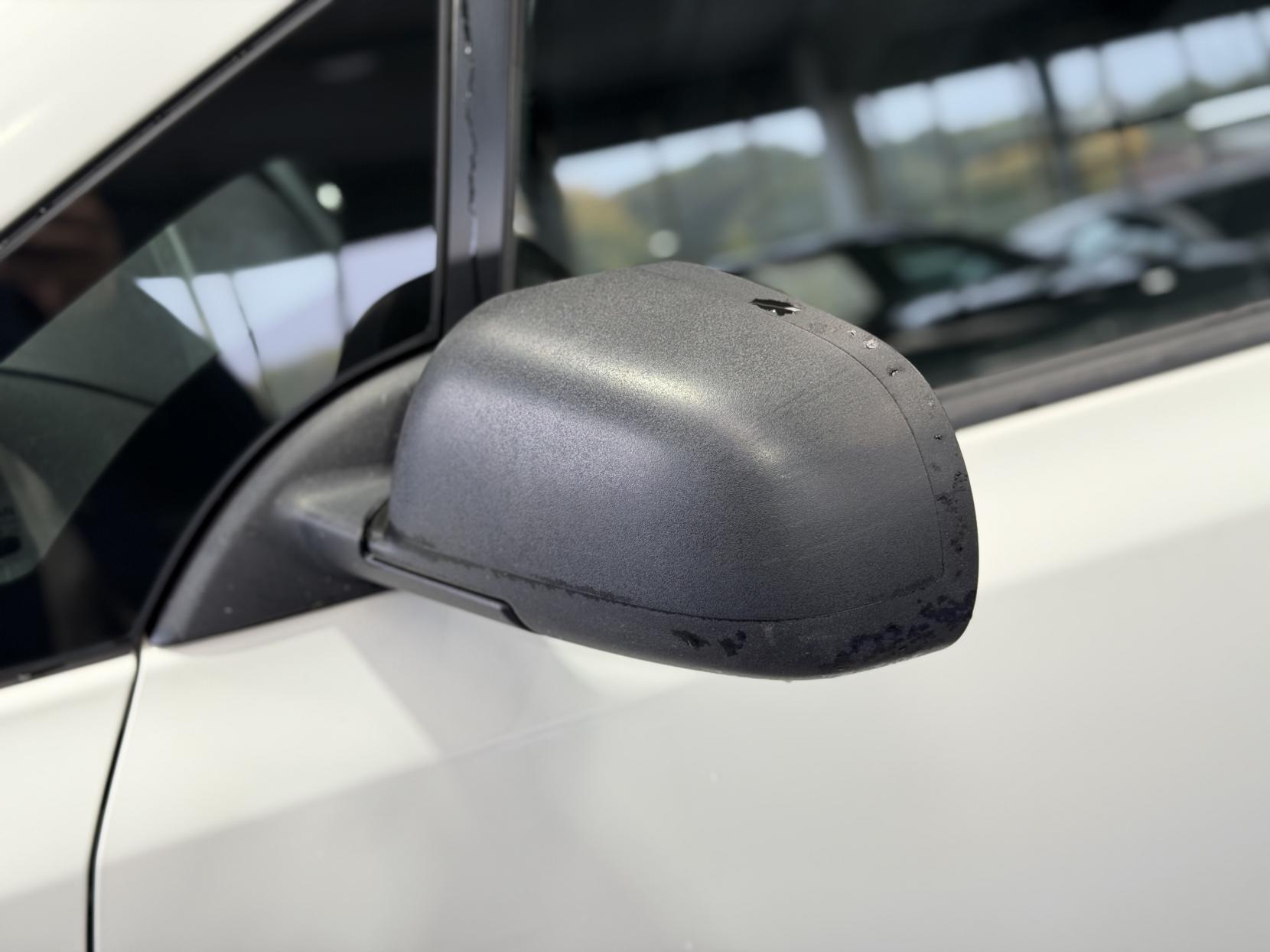 Nissan Leaf - Image 13