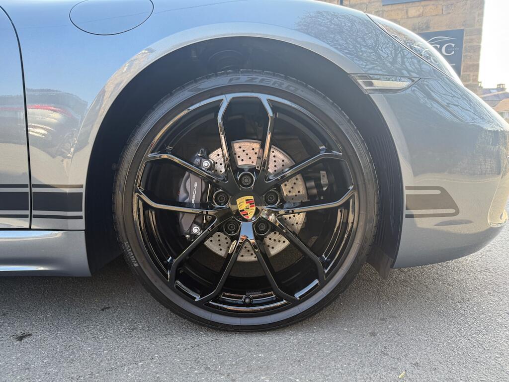 Porsche 718 Cayman - Image 13