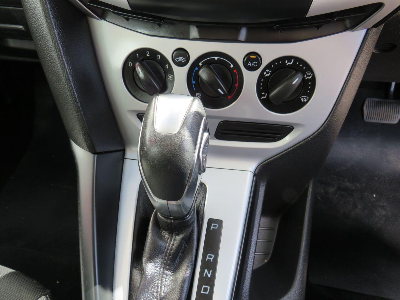 Ford Focus - Image 14