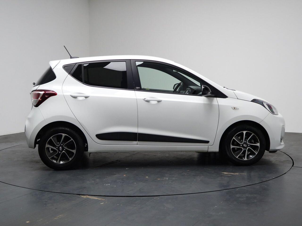 Hyundai i10 - Image 9