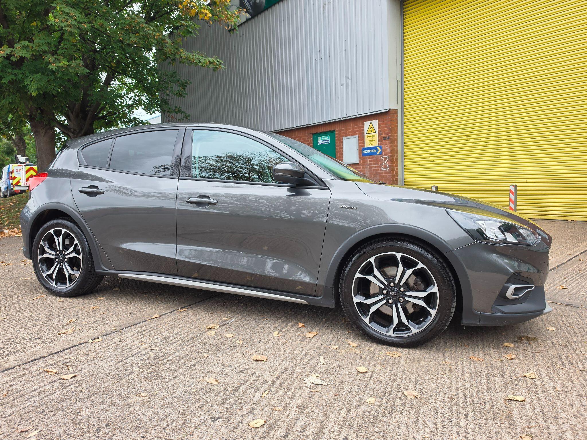 Ford Focus - Image 5