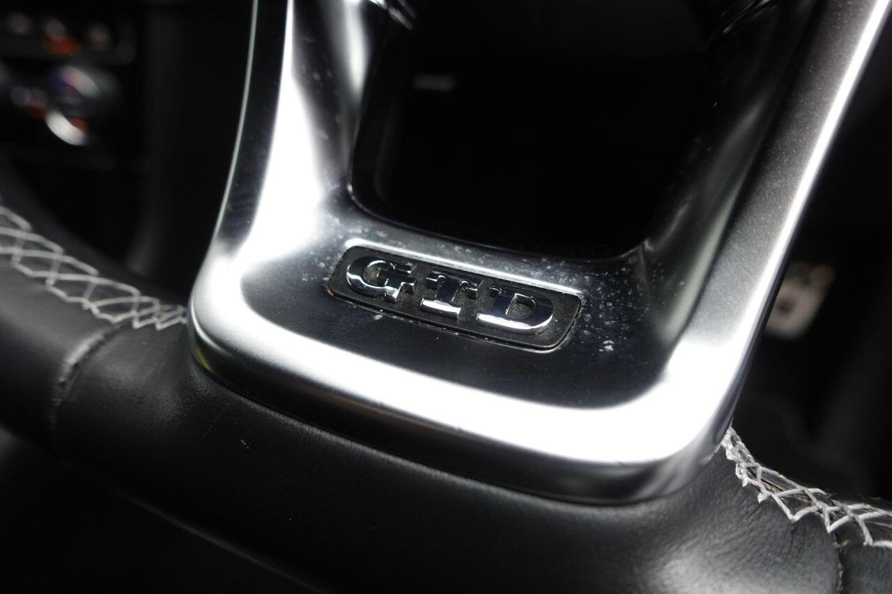 Volkswagen Golf - Image 42