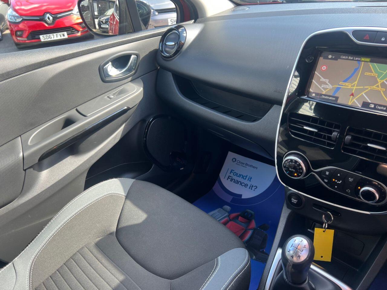 Renault Clio - Image 25