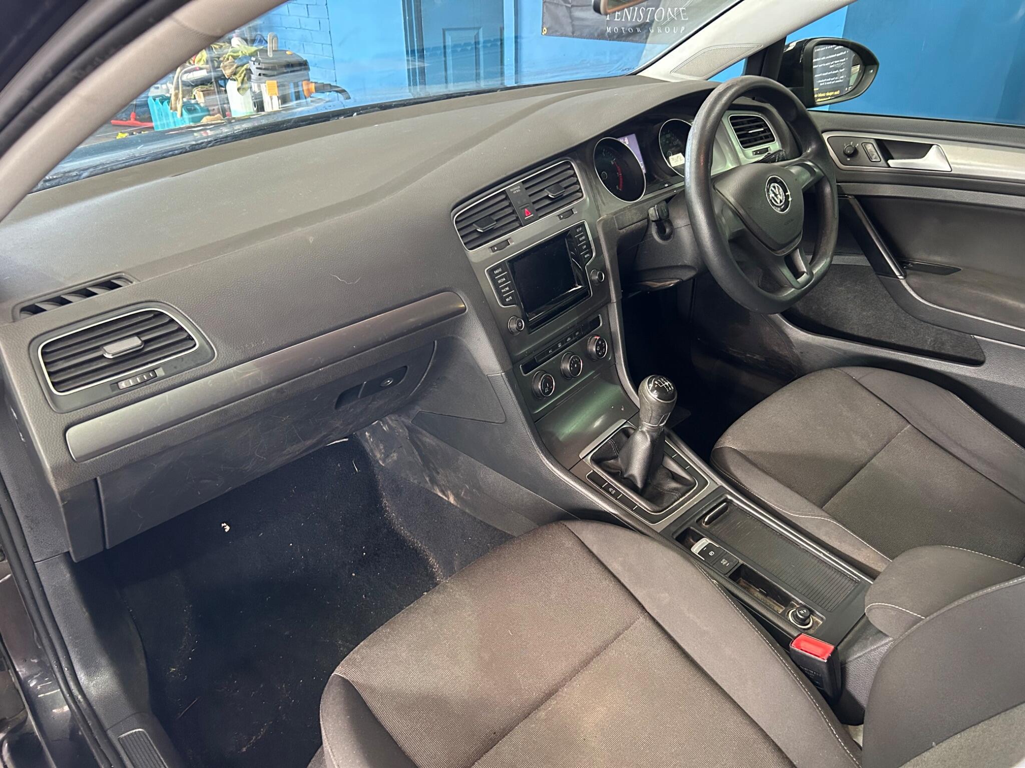 Volkswagen Golf - Image 15