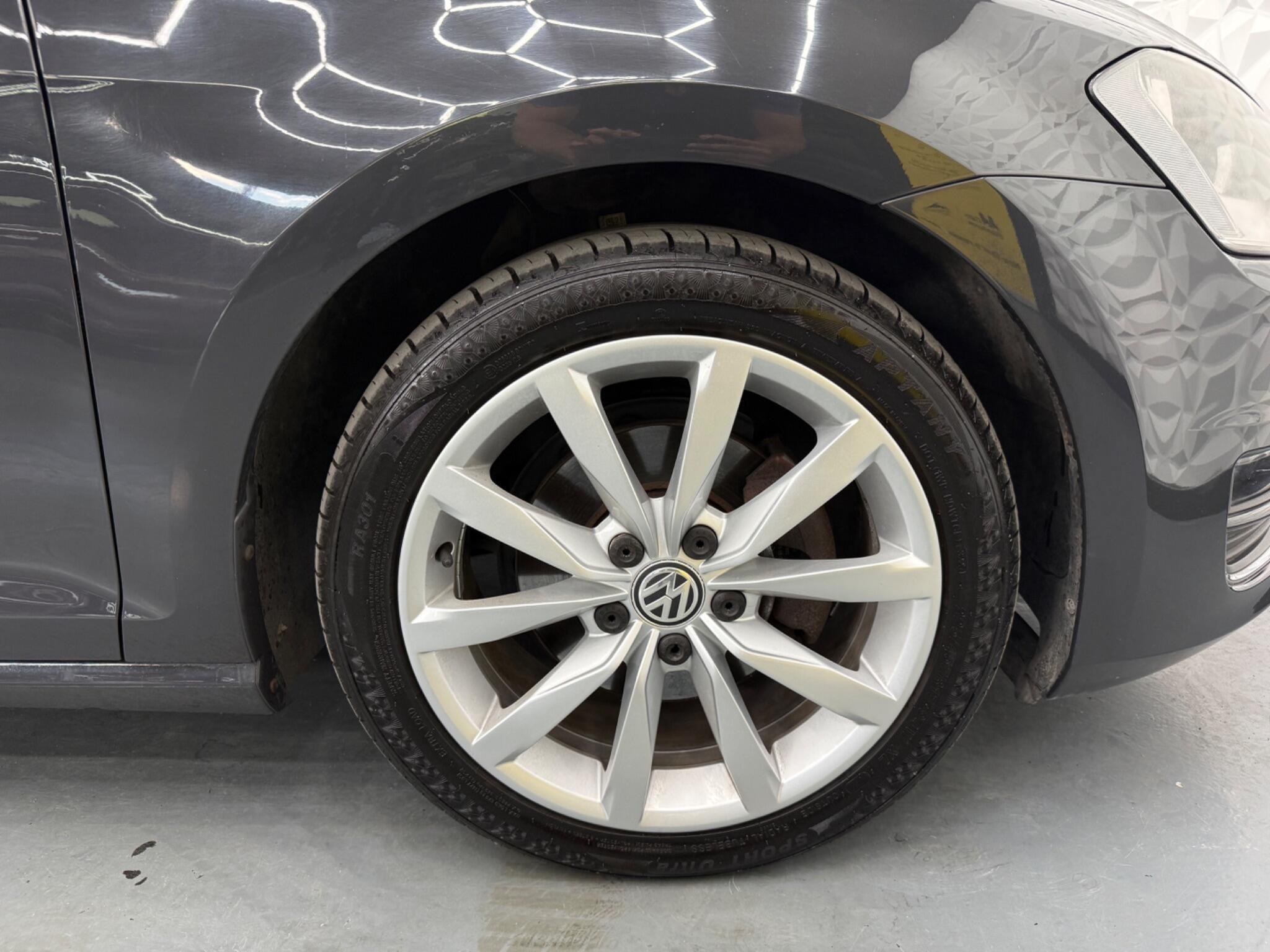 Volkswagen Golf - Image 15