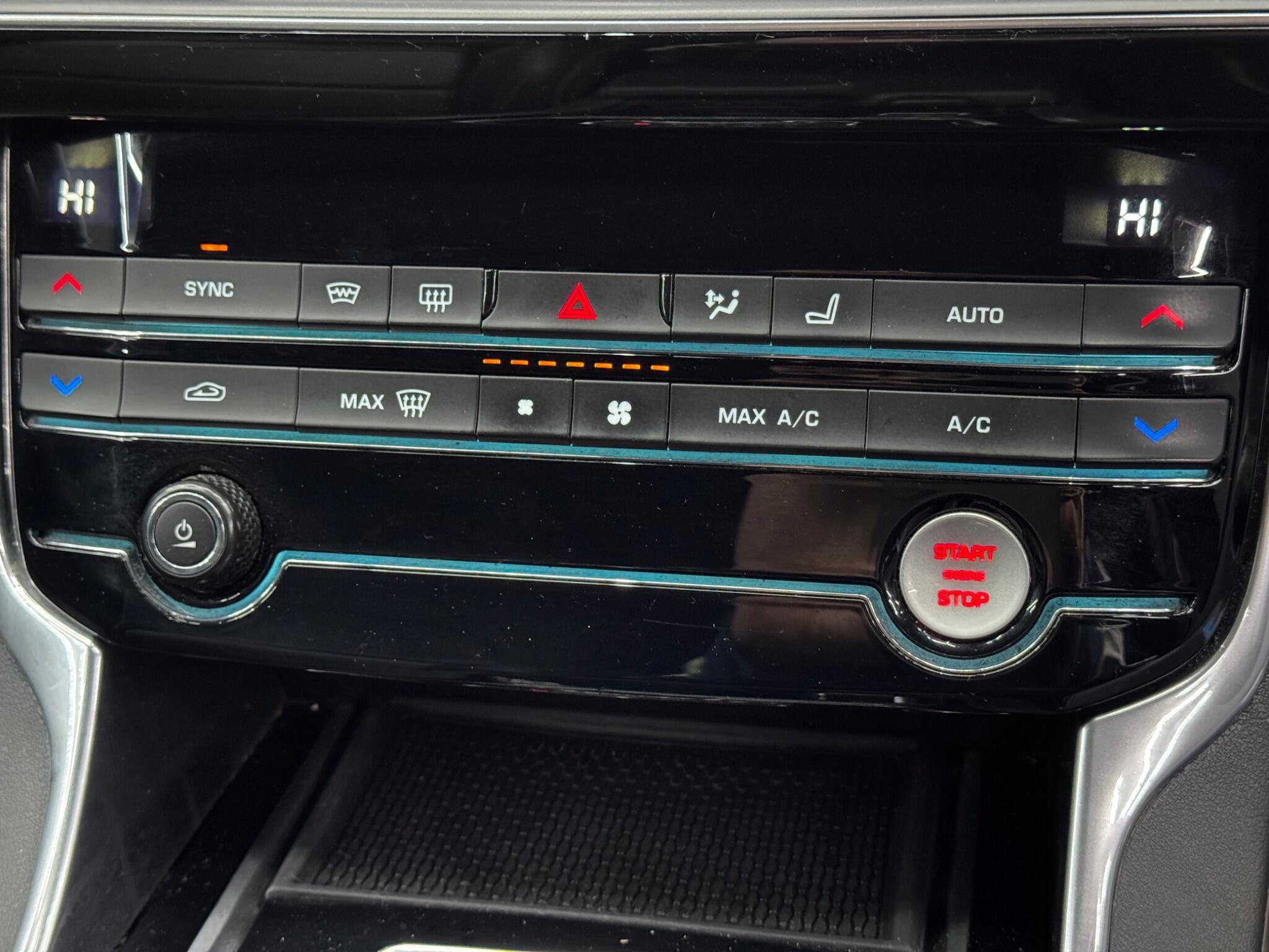 Jaguar XE - Image 27